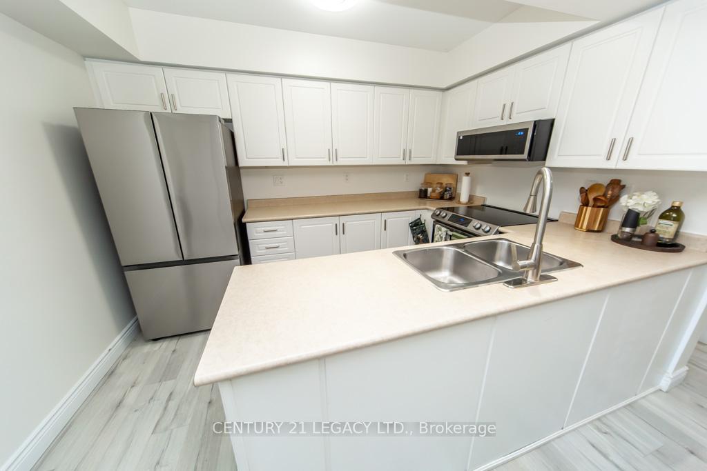 Photo 14 of 44 Tincomb Crescent, Whitby, Pringle Creek — HOMEH