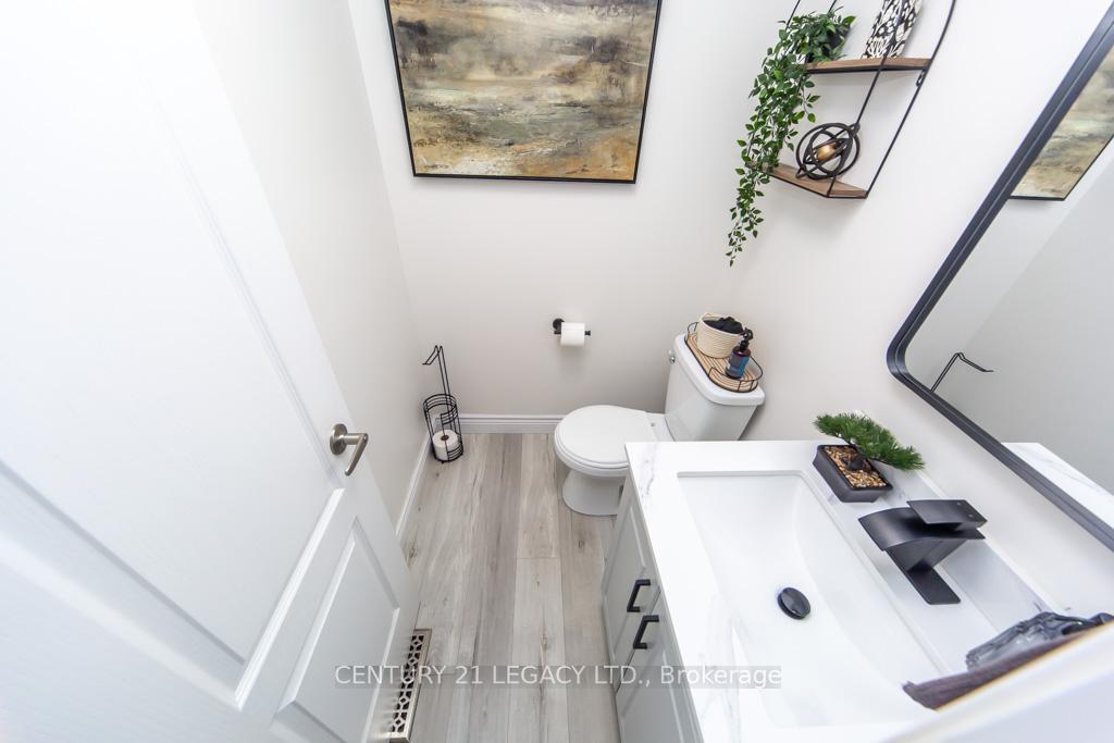 Photo 18 of 44 Tincomb Crescent, Whitby, Pringle Creek — HOMEH