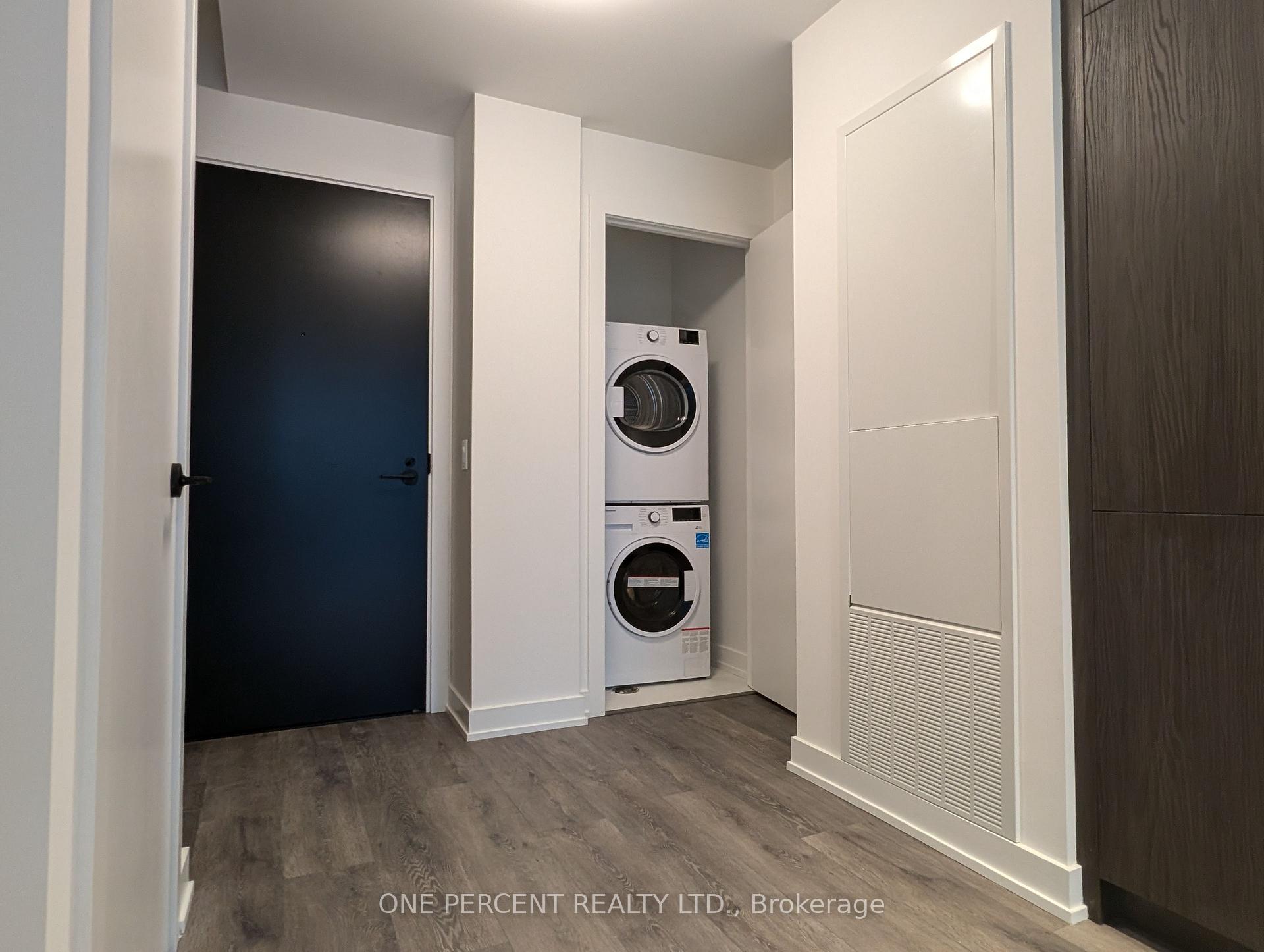 Photo 5 of Unit 1104, 127 Broadway Avenue, Toronto, Mount Pleasant West — HOMEH