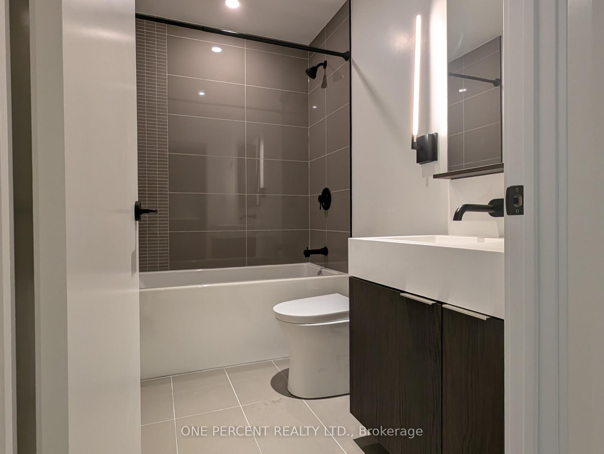 Photo 6 of Unit 1104, 127 Broadway Avenue, Toronto, Mount Pleasant West — HOMEH