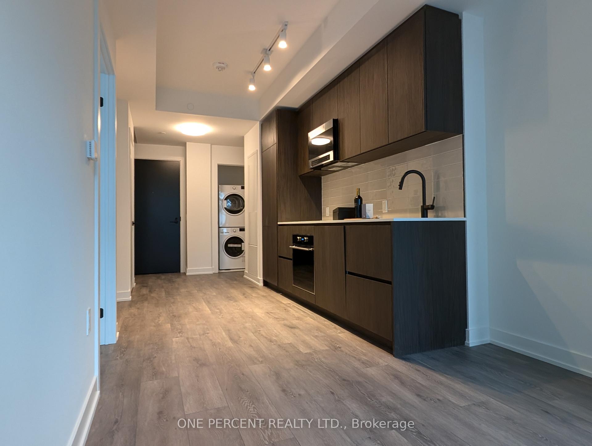 Photo 8 of Unit 1104, 127 Broadway Avenue, Toronto, Mount Pleasant West — HOMEH