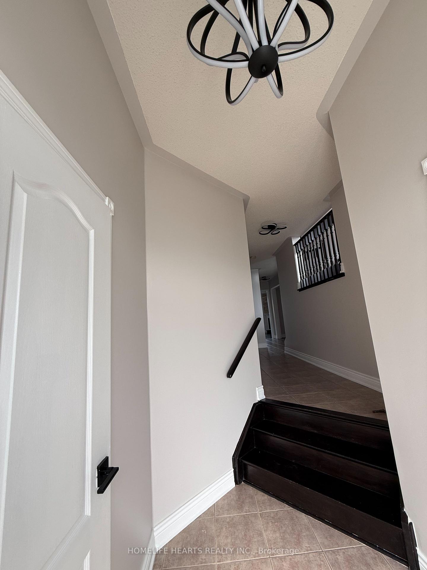 Photo 4 of 55 Queen Mary Drive, Brampton, Fletcher's Meadow — HOMEH