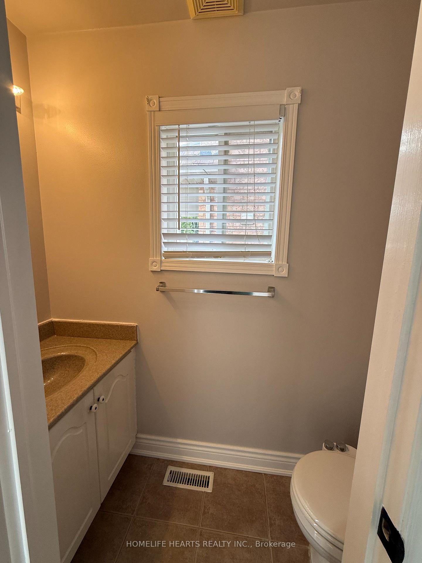 Photo 6 of 55 Queen Mary Drive, Brampton, Fletcher's Meadow — HOMEH