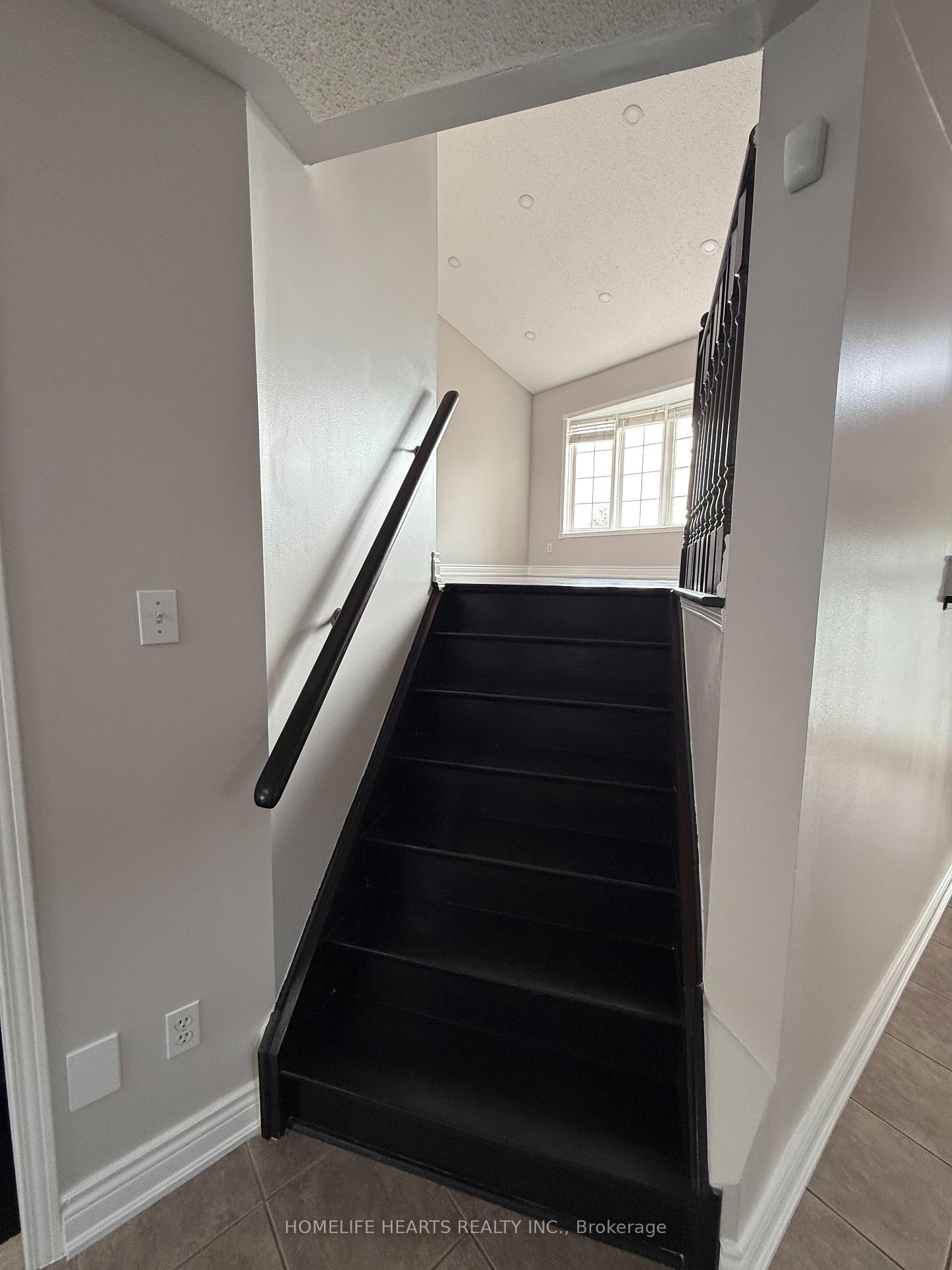 Photo 18 of 55 Queen Mary Drive, Brampton, Fletcher's Meadow — HOMEH