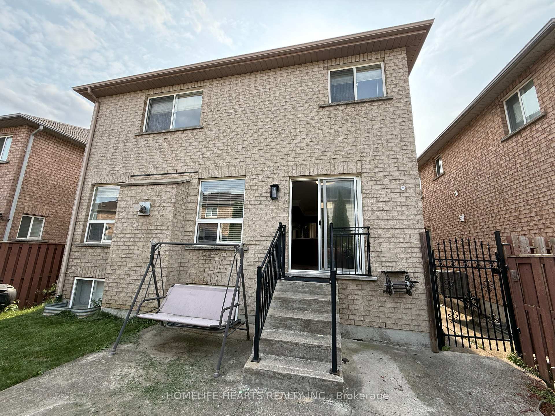 Photo 48 of 55 Queen Mary Drive, Brampton, Fletcher's Meadow — HOMEH