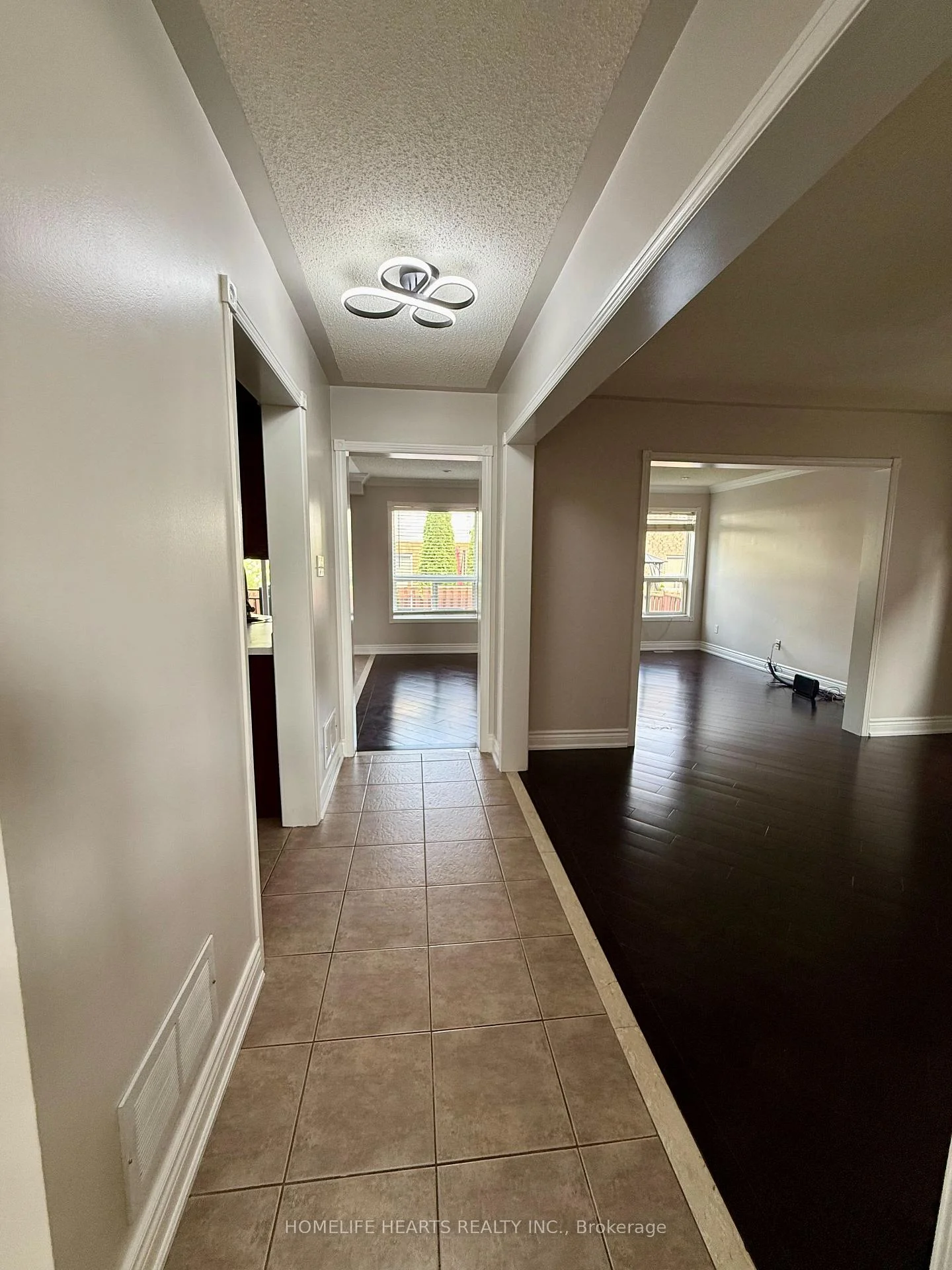 Photo 8 of 55 Queen Mary Drive, Brampton, Fletcher's Meadow — HOMEH