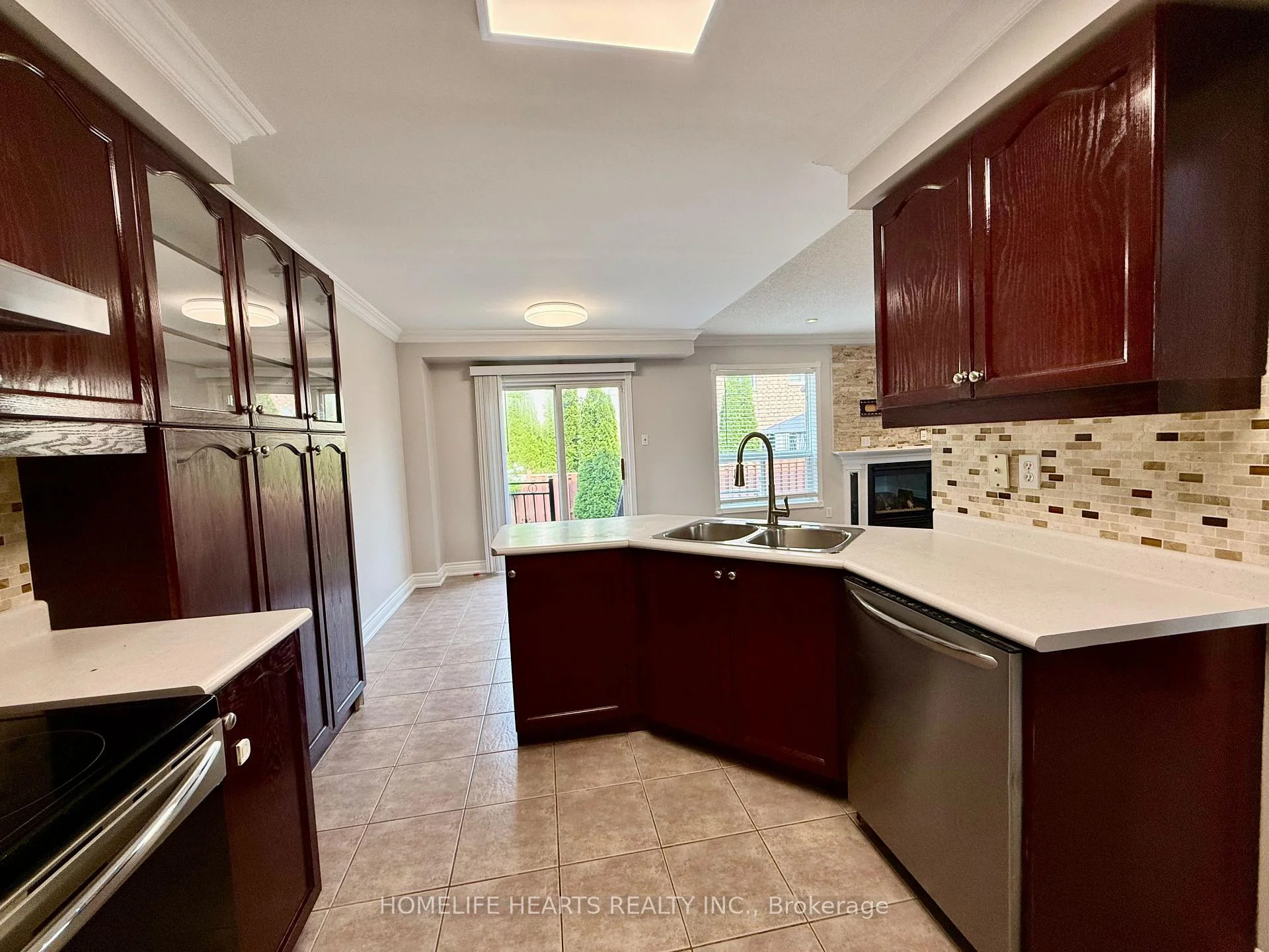 Photo 15 of 55 Queen Mary Drive, Brampton, Fletcher's Meadow — HOMEH
