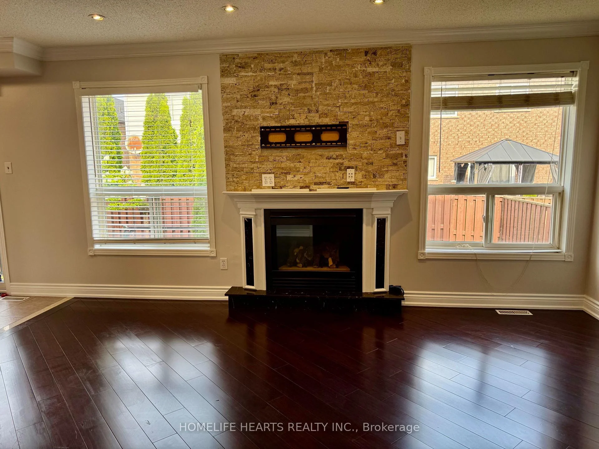Photo 17 of 55 Queen Mary Drive, Brampton, Fletcher's Meadow — HOMEH