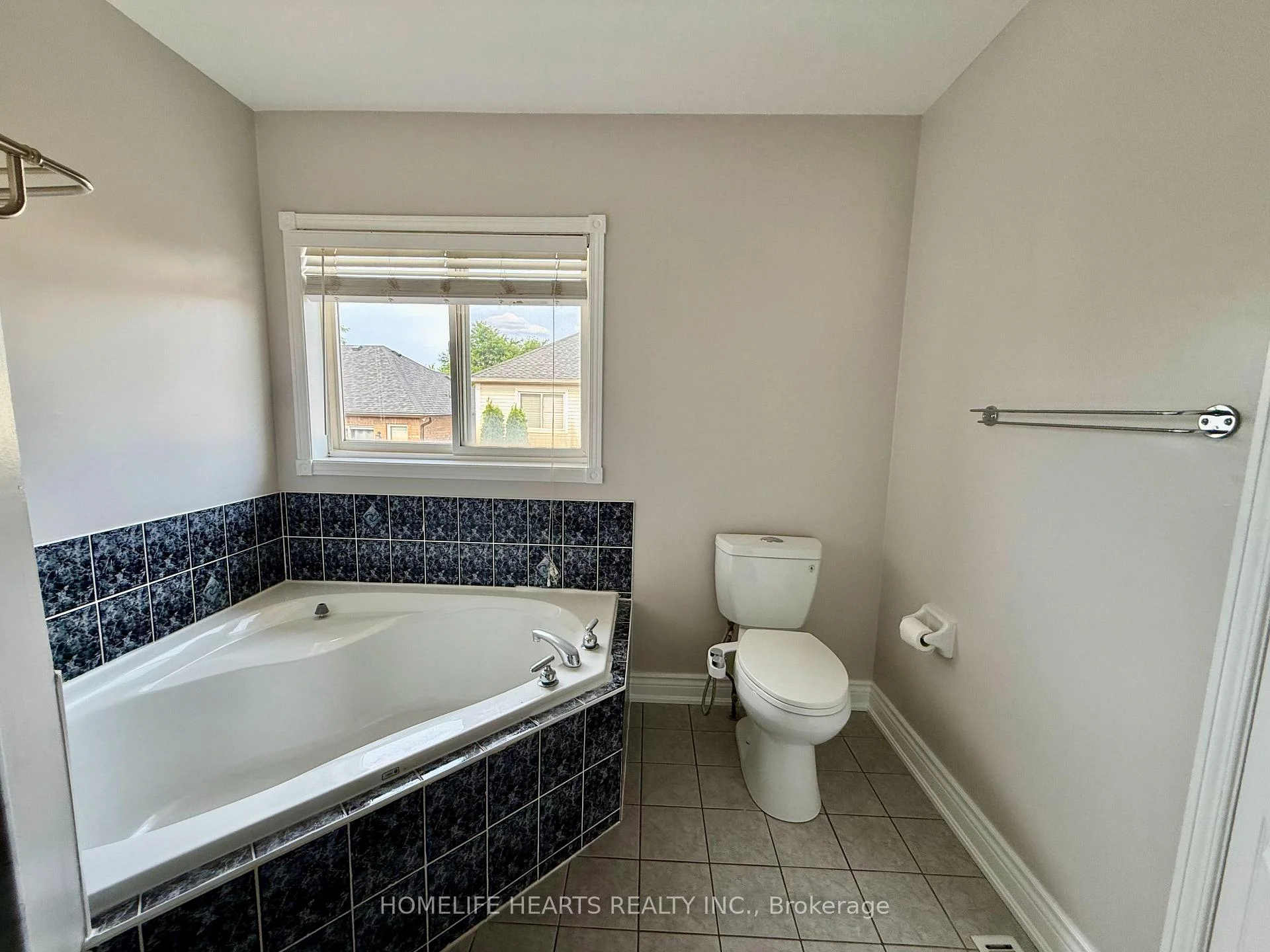 Photo 39 of 55 Queen Mary Drive, Brampton, Fletcher's Meadow — HOMEH