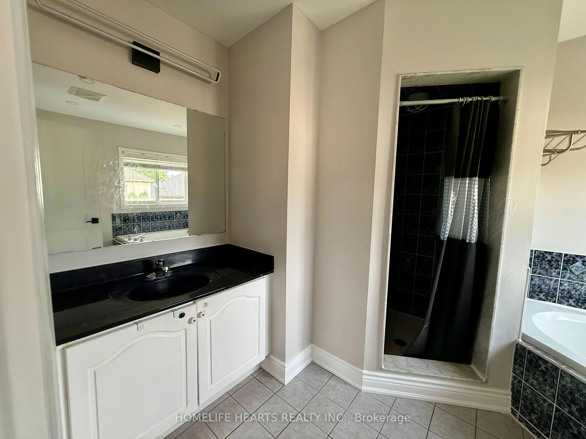 Photo 41 of 55 Queen Mary Drive, Brampton, Fletcher's Meadow — HOMEH