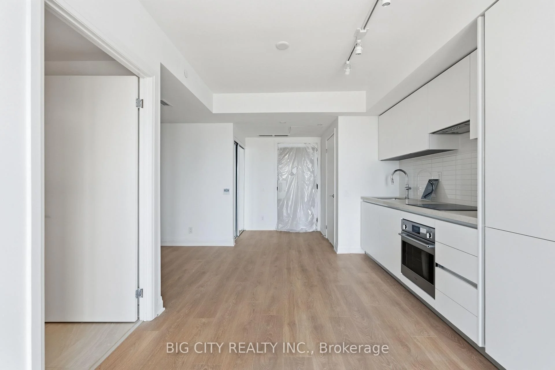Photo 7 of Unit 1609, 25 Frederick Todd Way, Toronto, Thorncliffe Park — HOMEH