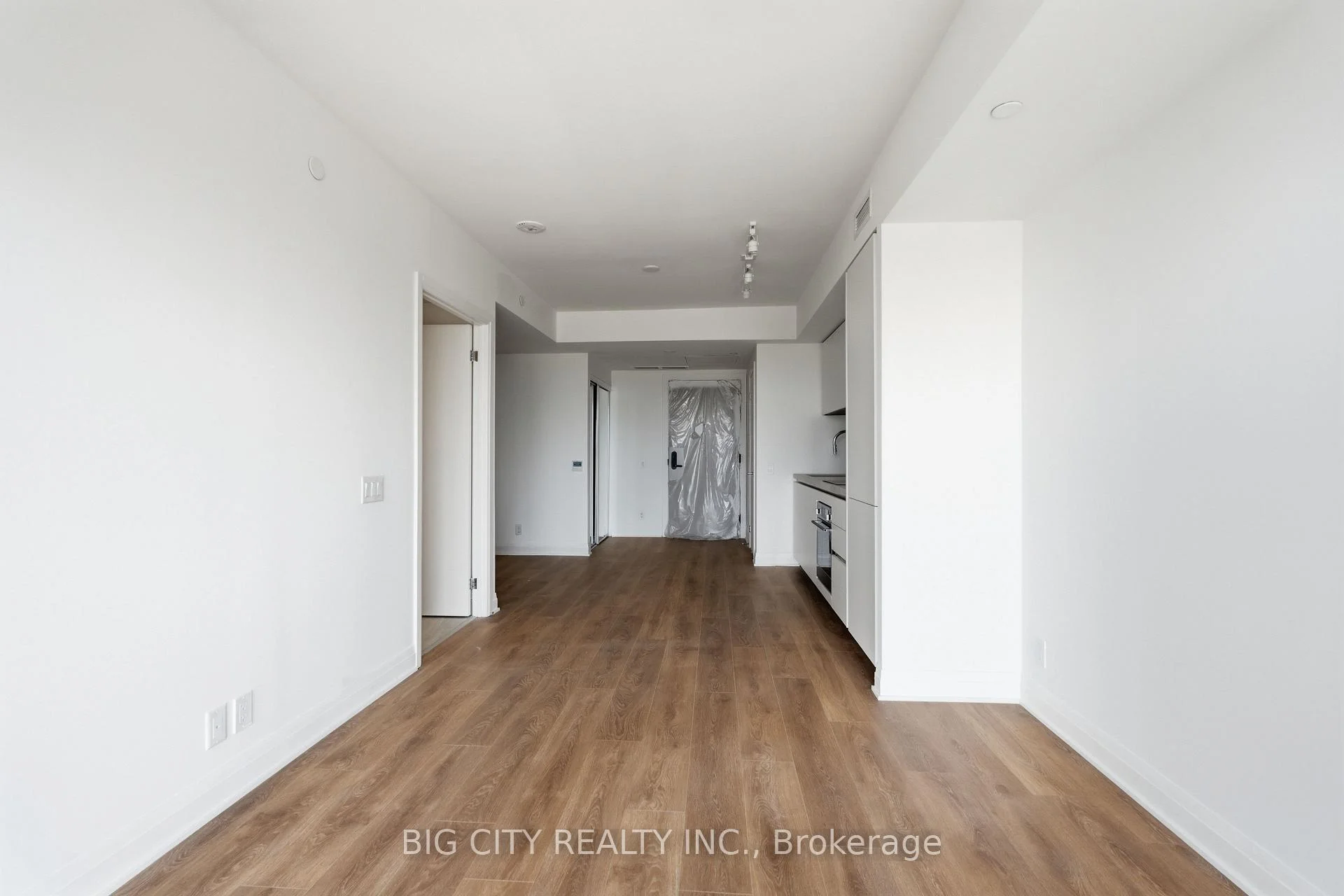Photo 10 of Unit 1609, 25 Frederick Todd Way, Toronto, Thorncliffe Park — HOMEH