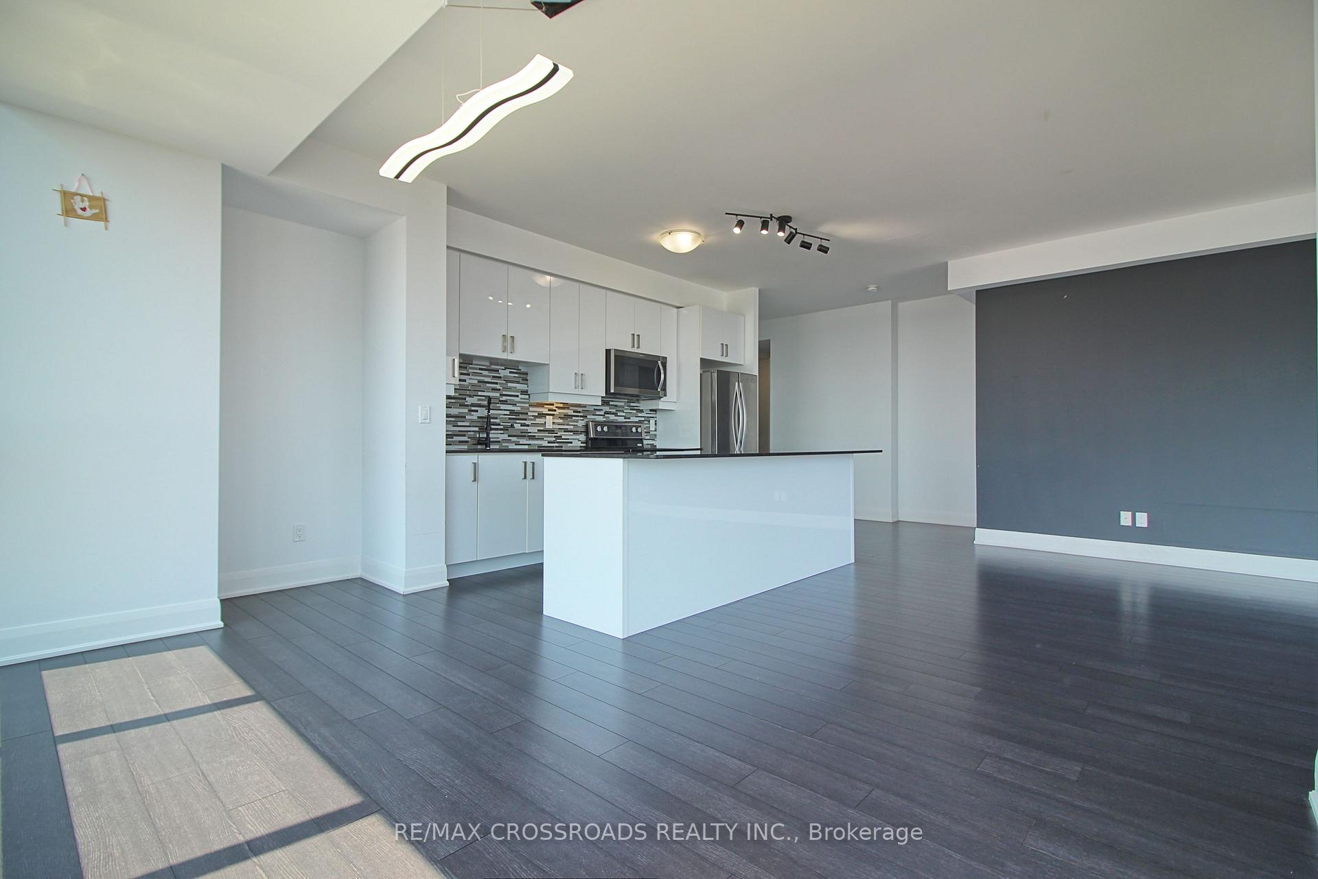Photo 9 of Unit 3402, 2900 Highway 7, Vaughan, Concord — HOMEH