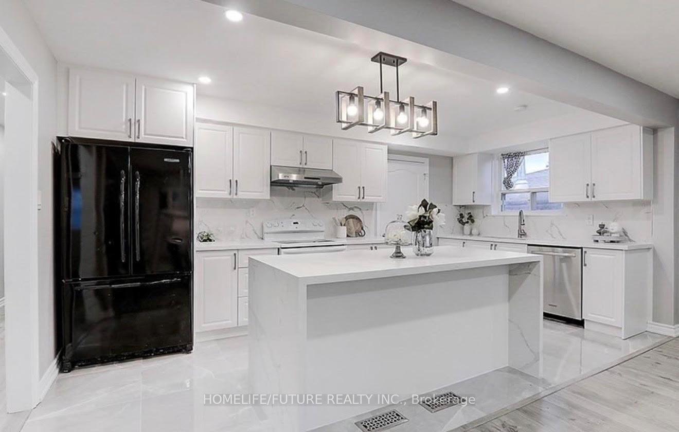 Photo 2 of 38 Boarhill Drive, Scarborough, Agincourt North — HOMEH