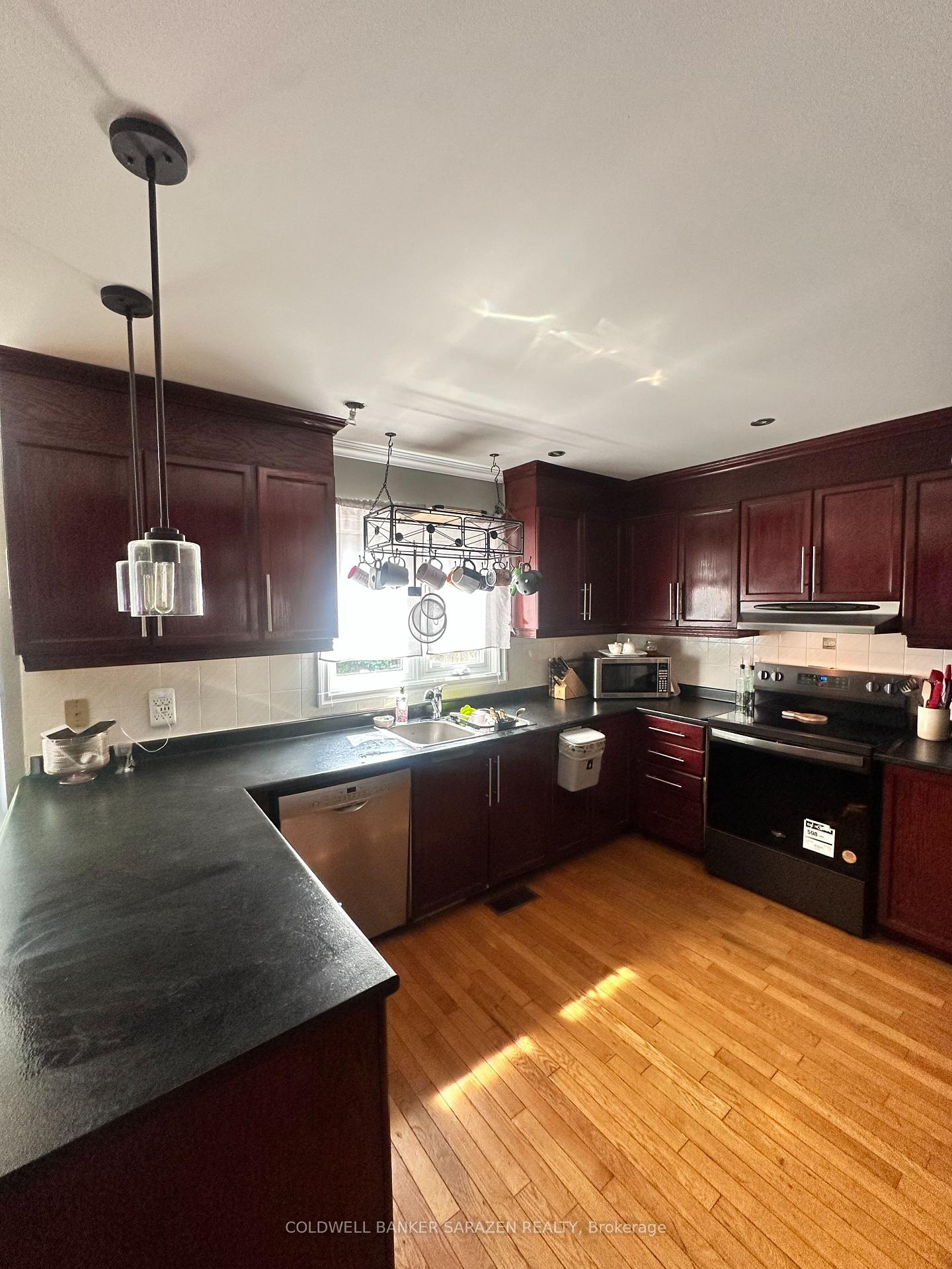Photo 9 of 55 Bramblegrove Crescent, Ottawa, Hunt Club Park/Greenboro — HOMEH