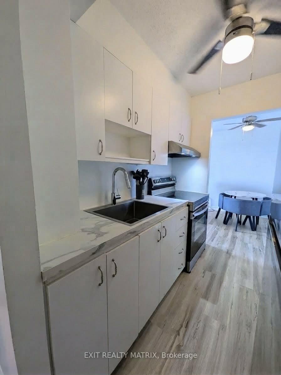 Photo 3 of Unit 402C, 2041 Arrowsmith Drive, Ottawa, Beacon Hill South — HOMEH