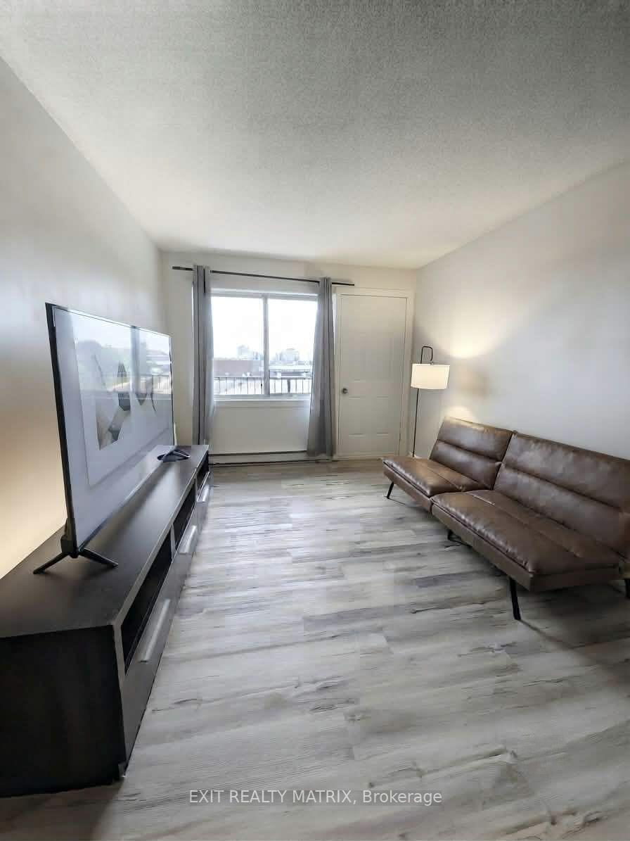 Photo 6 of Unit 402C, 2041 Arrowsmith Drive, Ottawa, Beacon Hill South — HOMEH