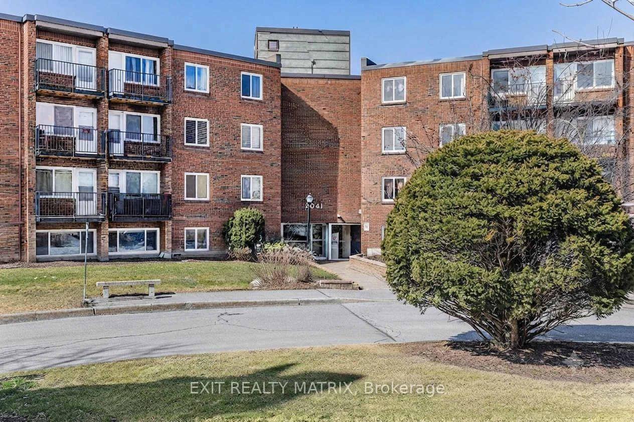 Photo 2 of Unit 402C, 2041 Arrowsmith Drive, Ottawa, Beacon Hill South — HOMEH