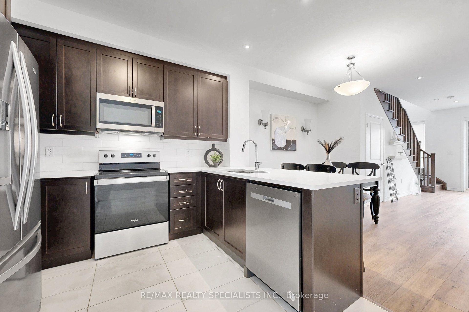 Photo 13 of 42 Keppel Circle, Brampton, Northwest Brampton — HOMEH