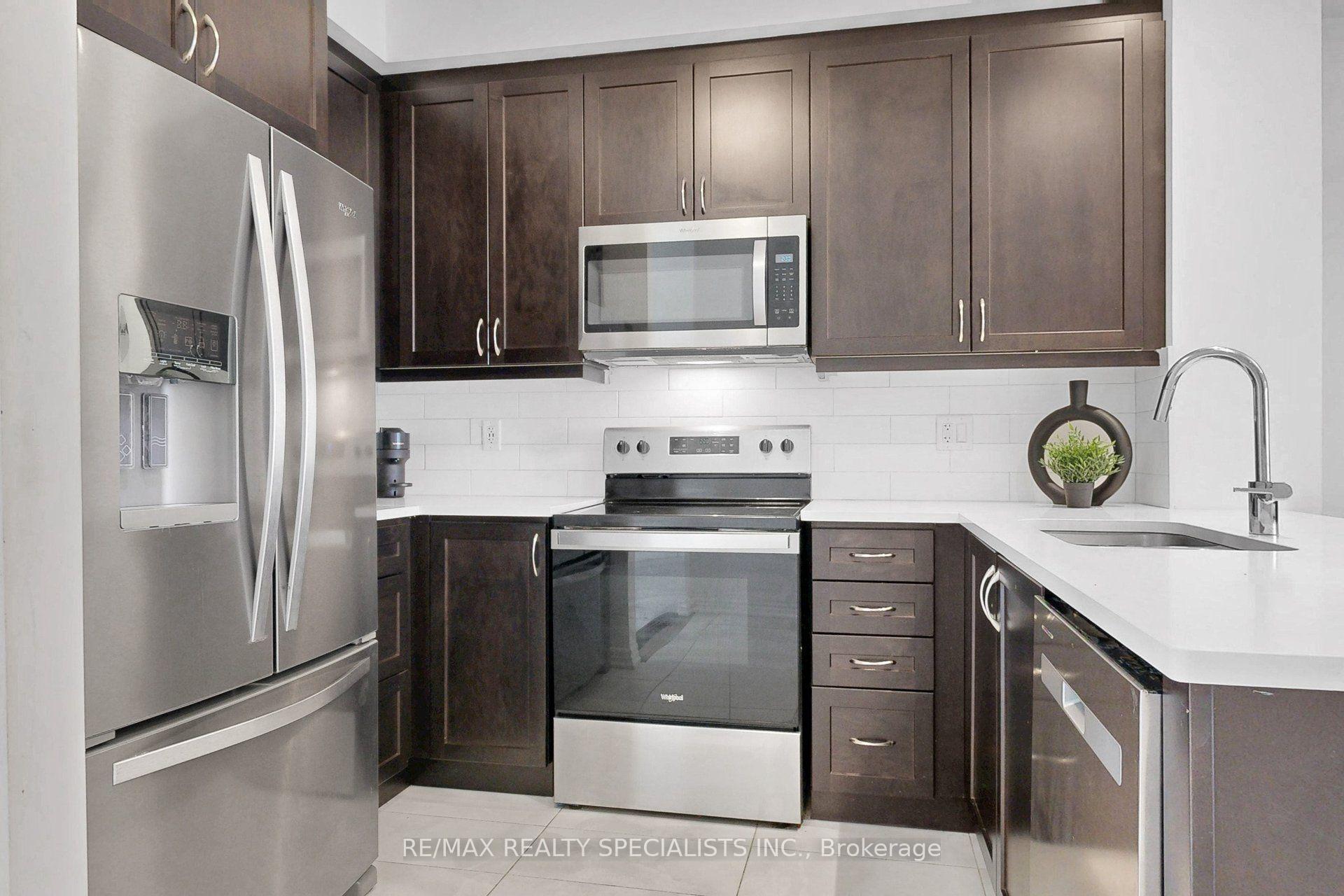 Photo 17 of 42 Keppel Circle, Brampton, Northwest Brampton — HOMEH