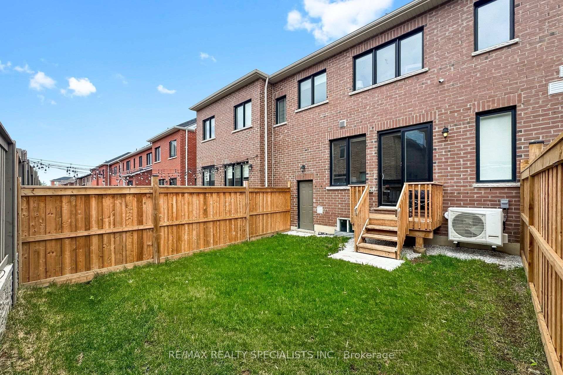 Photo 83 of 42 Keppel Circle, Brampton, Northwest Brampton — HOMEH