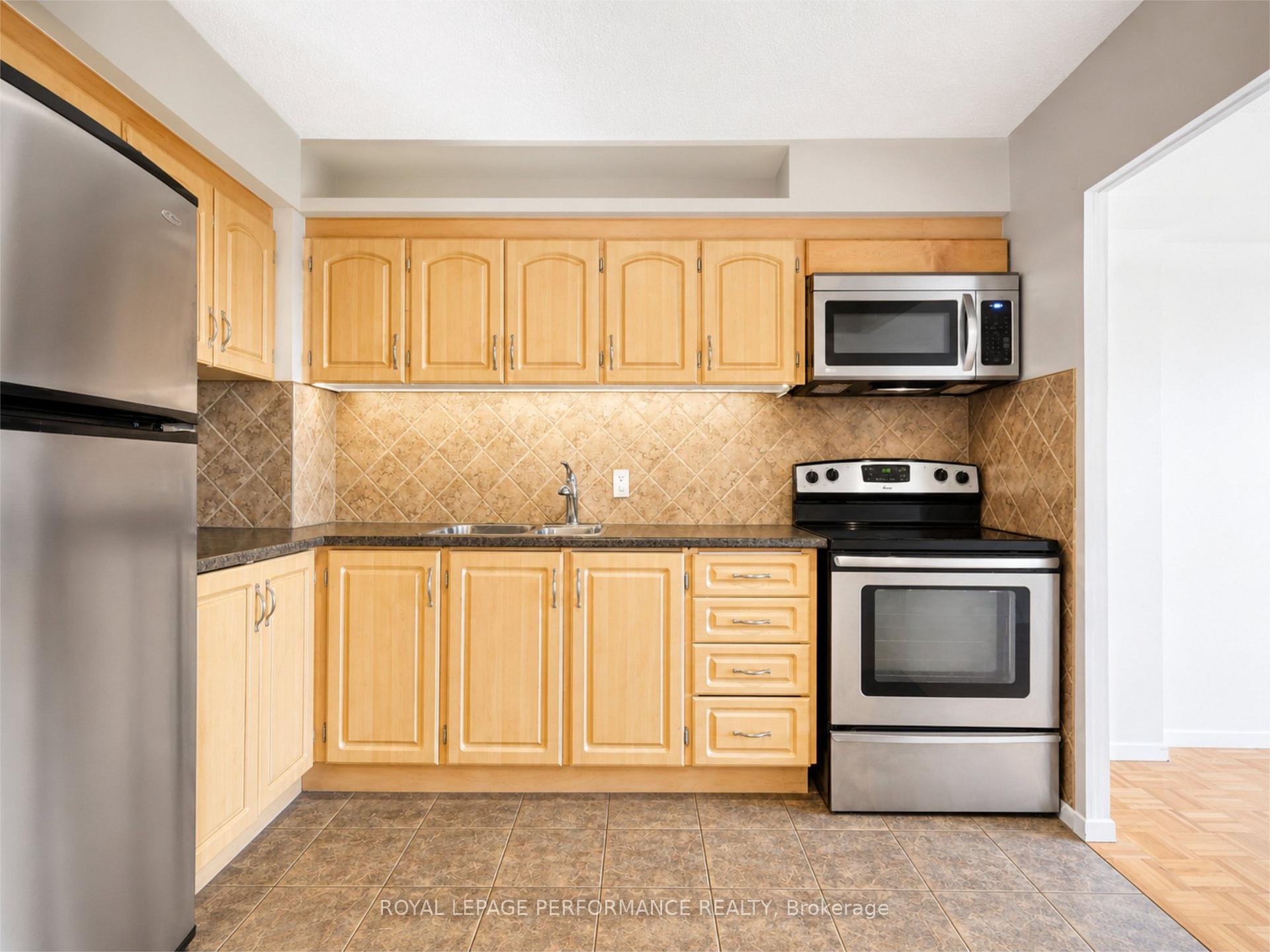 Photo 5 of Unit 708, 158C Mcarthur Avenue, Ottawa, Vanier — HOMEH