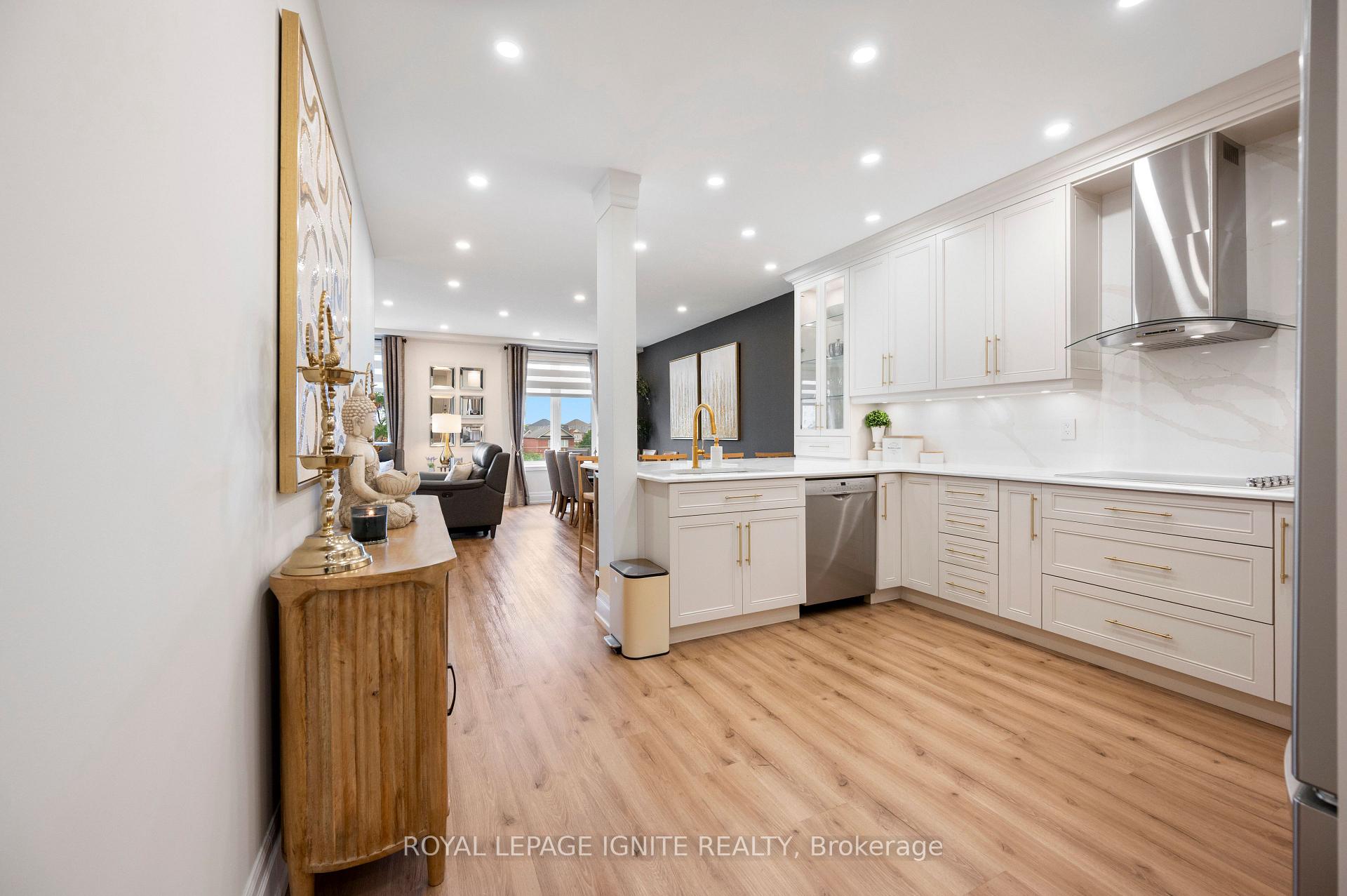 Photo 5 of Unit 204, 7340 Markham Road, Markham, Middlefield — HOMEH