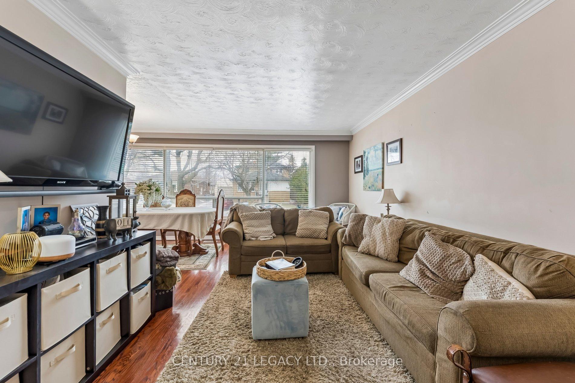 Photo 6 of 34 Cumberland Drive, Brampton, Brampton North — HOMEH