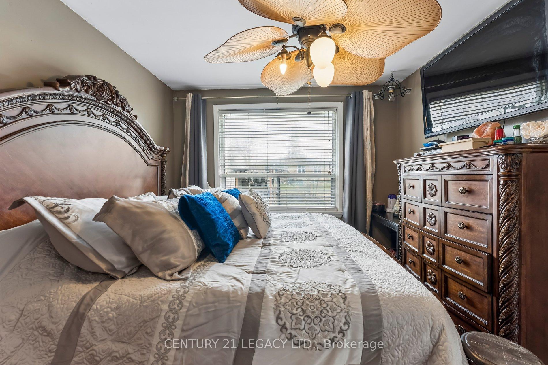 Photo 18 of 34 Cumberland Drive, Brampton, Brampton North — HOMEH
