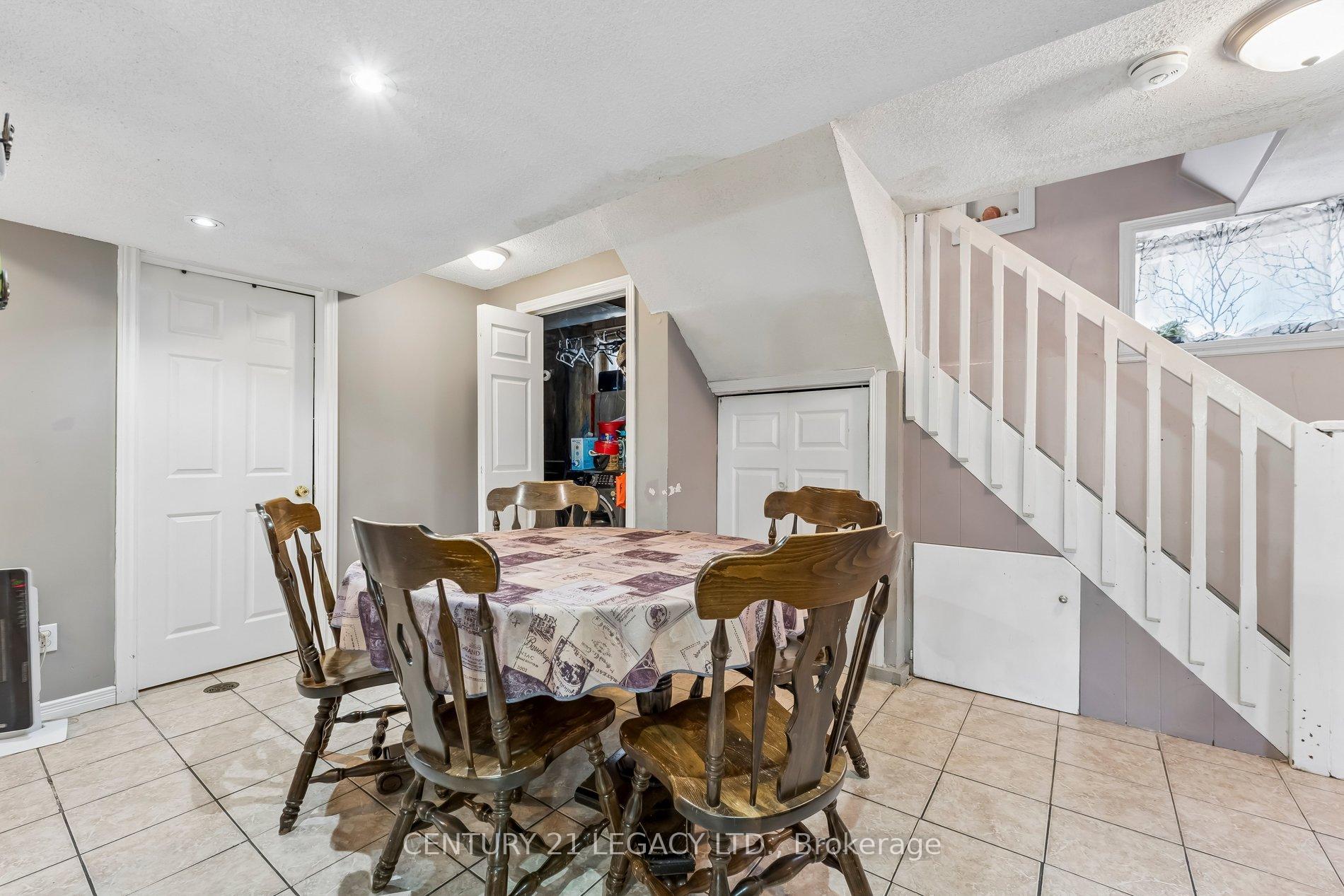 Photo 24 of 34 Cumberland Drive, Brampton, Brampton North — HOMEH