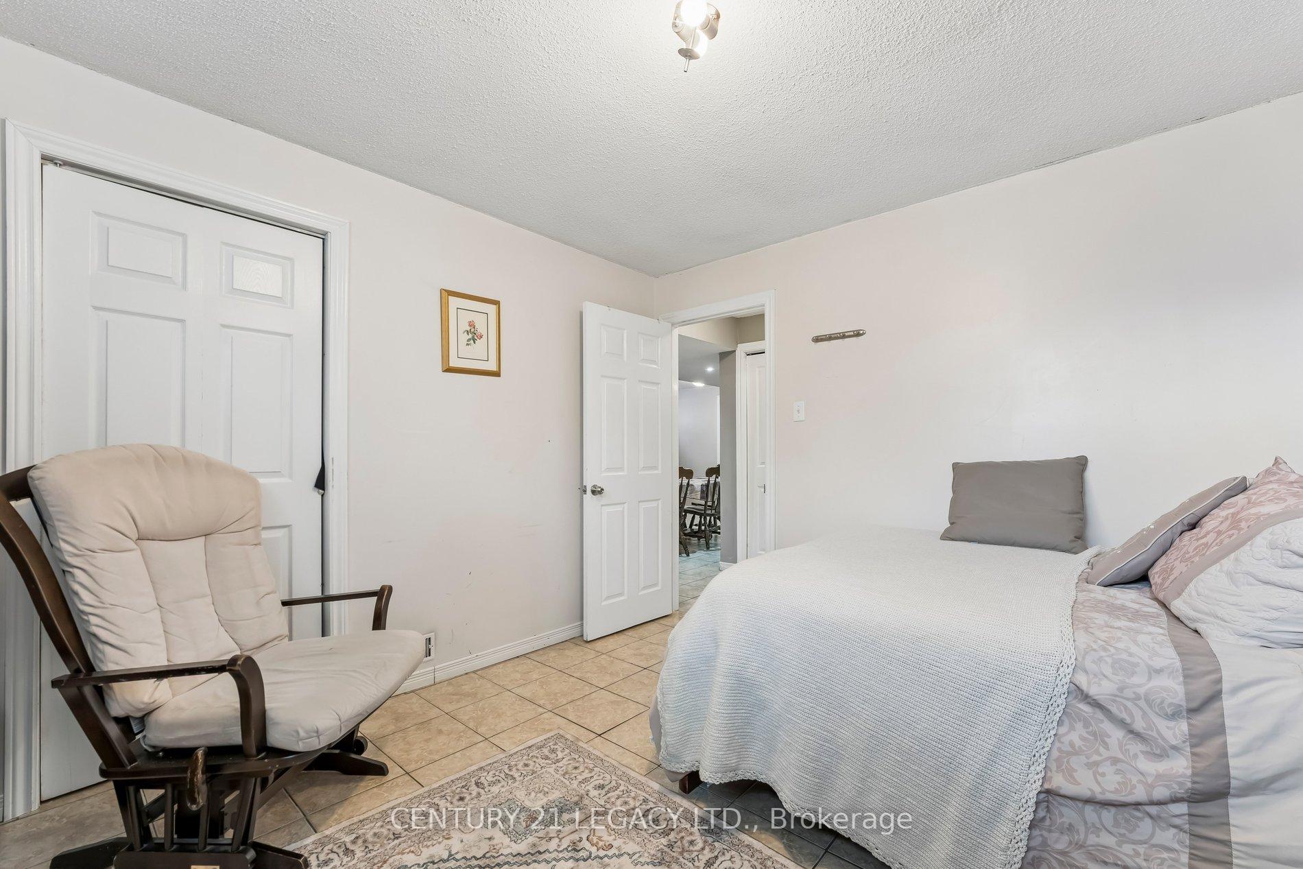Photo 28 of 34 Cumberland Drive, Brampton, Brampton North — HOMEH