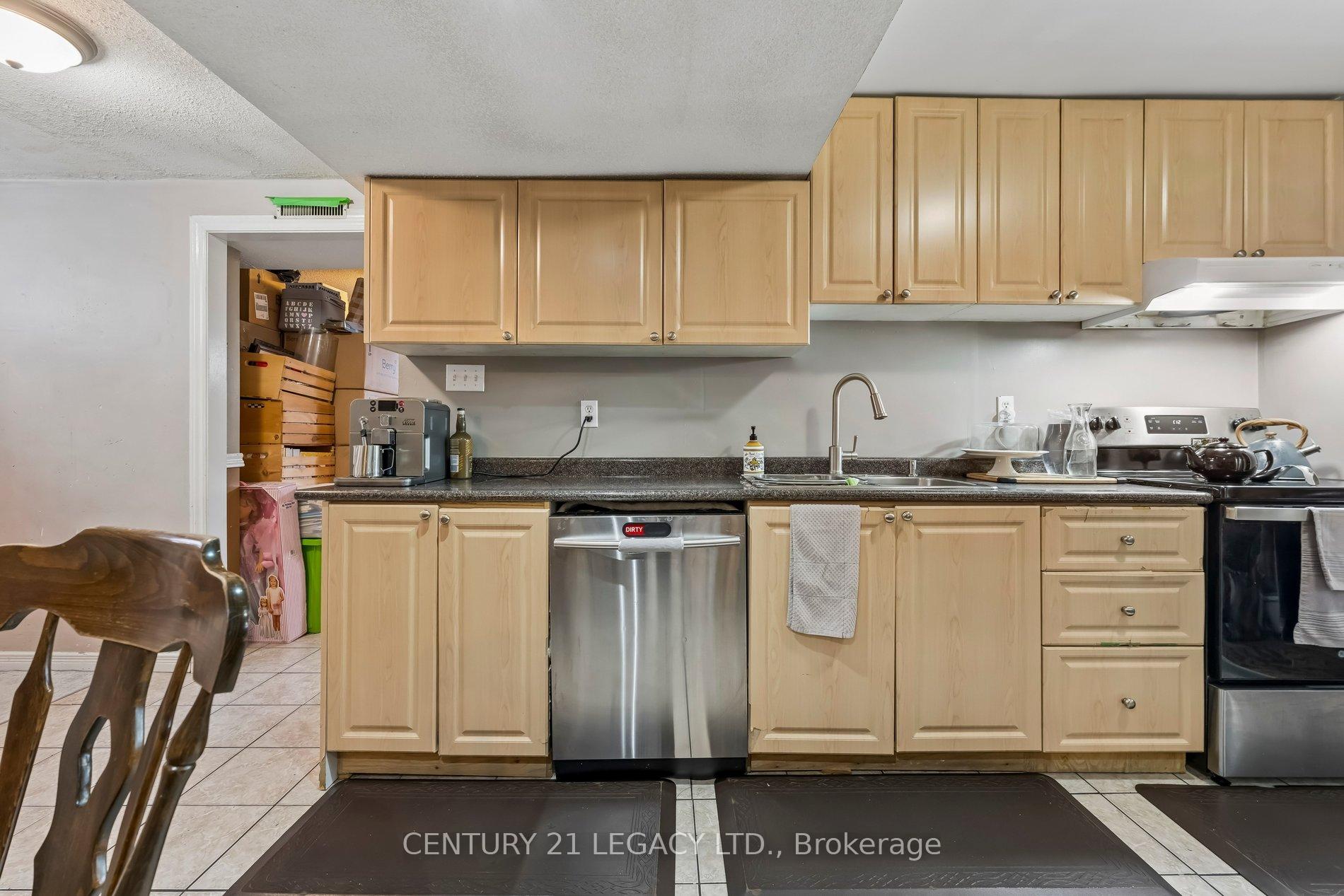 Photo 30 of 34 Cumberland Drive, Brampton, Brampton North — HOMEH