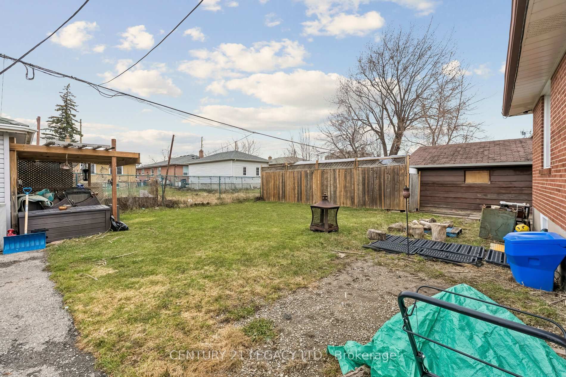 Photo 33 of 34 Cumberland Drive, Brampton, Brampton North — HOMEH