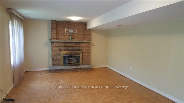 Photo 2 of Unit 2, 23 Claypine Trail, Brampton, Brampton North — HOMEH