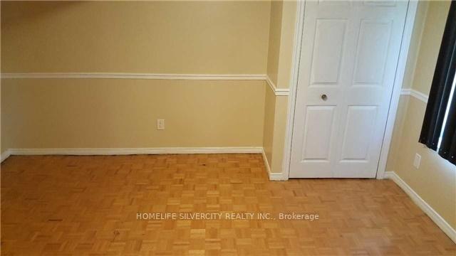 Photo 4 of Unit 2, 23 Claypine Trail, Brampton, Brampton North — HOMEH