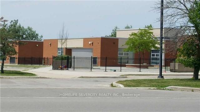 Photo 16 of Unit 2, 23 Claypine Trail, Brampton, Brampton North — HOMEH
