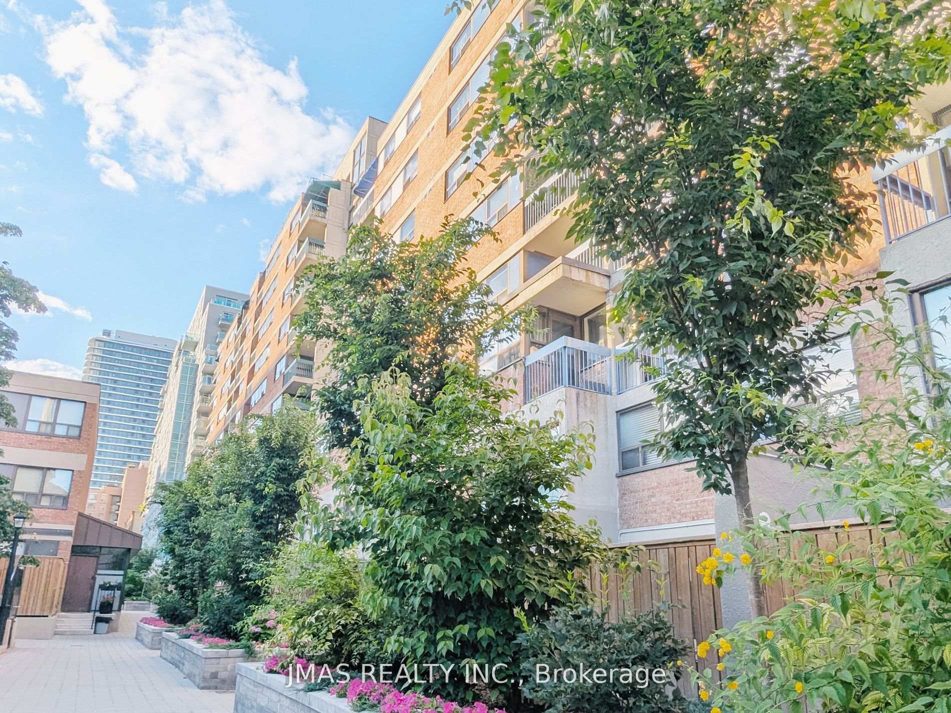 Photo 7 of Unit 635, 60 St Patrick Street, Toronto, Kensington-Chinatown — HOMEH