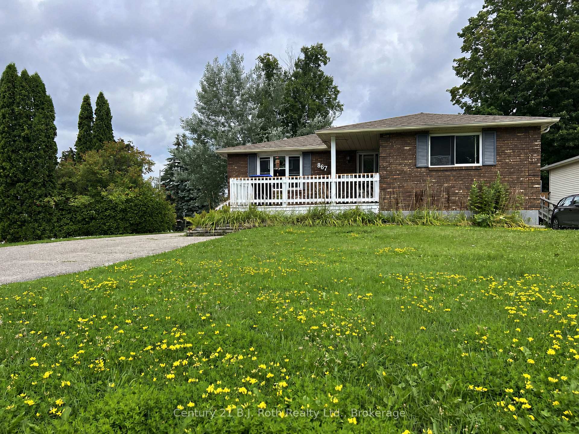 Photo 4 of 867 Birchwood Drive, Midland — HOMEH