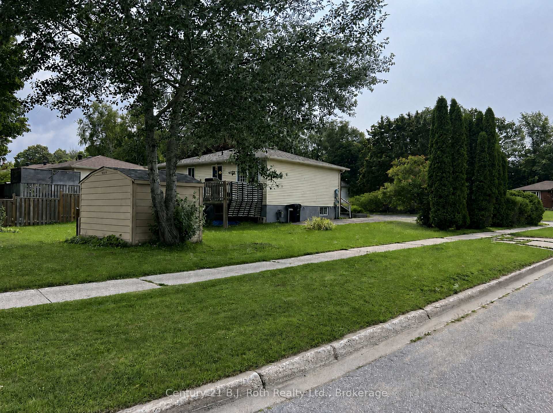 Photo 6 of 867 Birchwood Drive, Midland — HOMEH