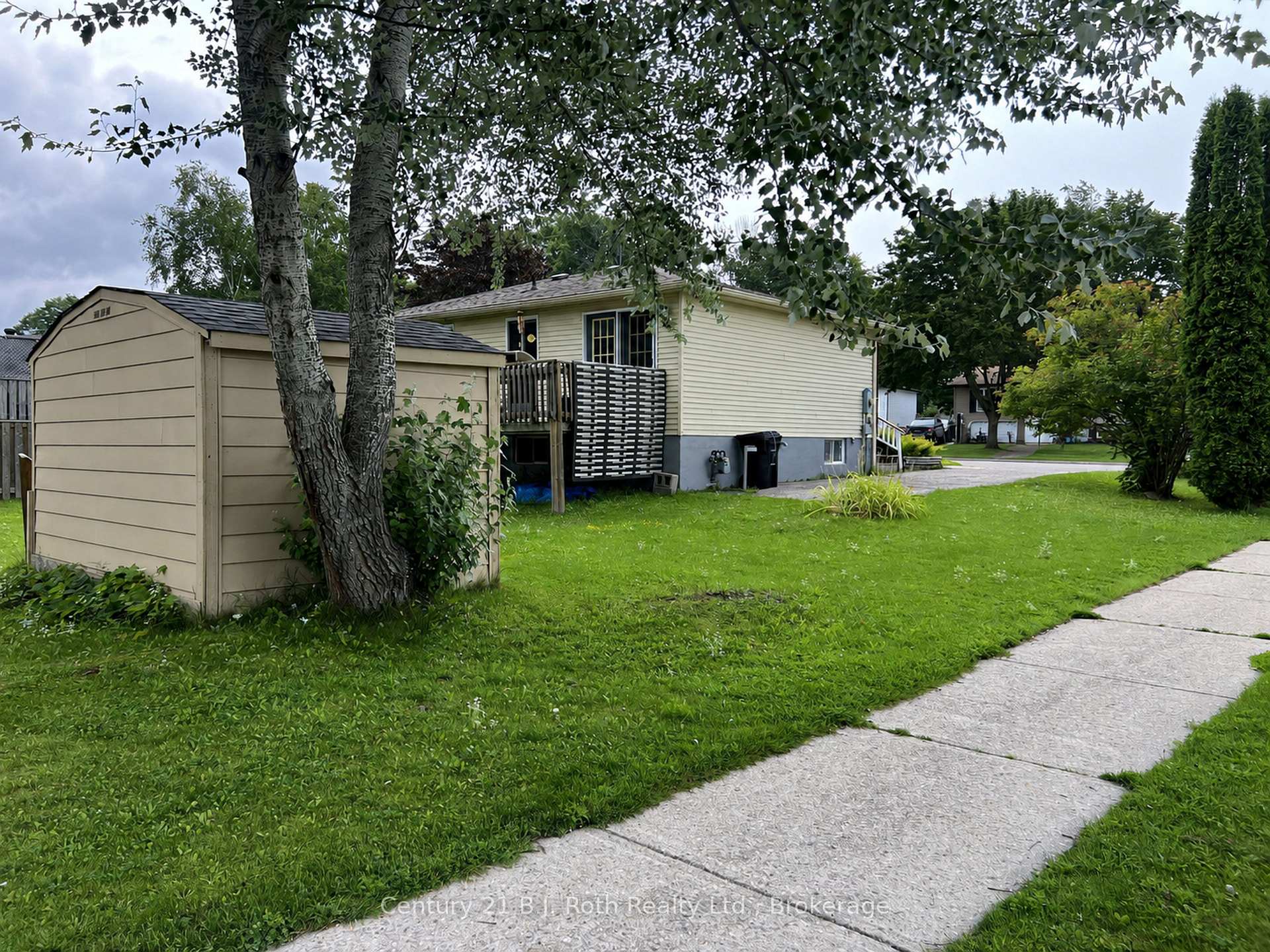Photo 7 of 867 Birchwood Drive, Midland — HOMEH