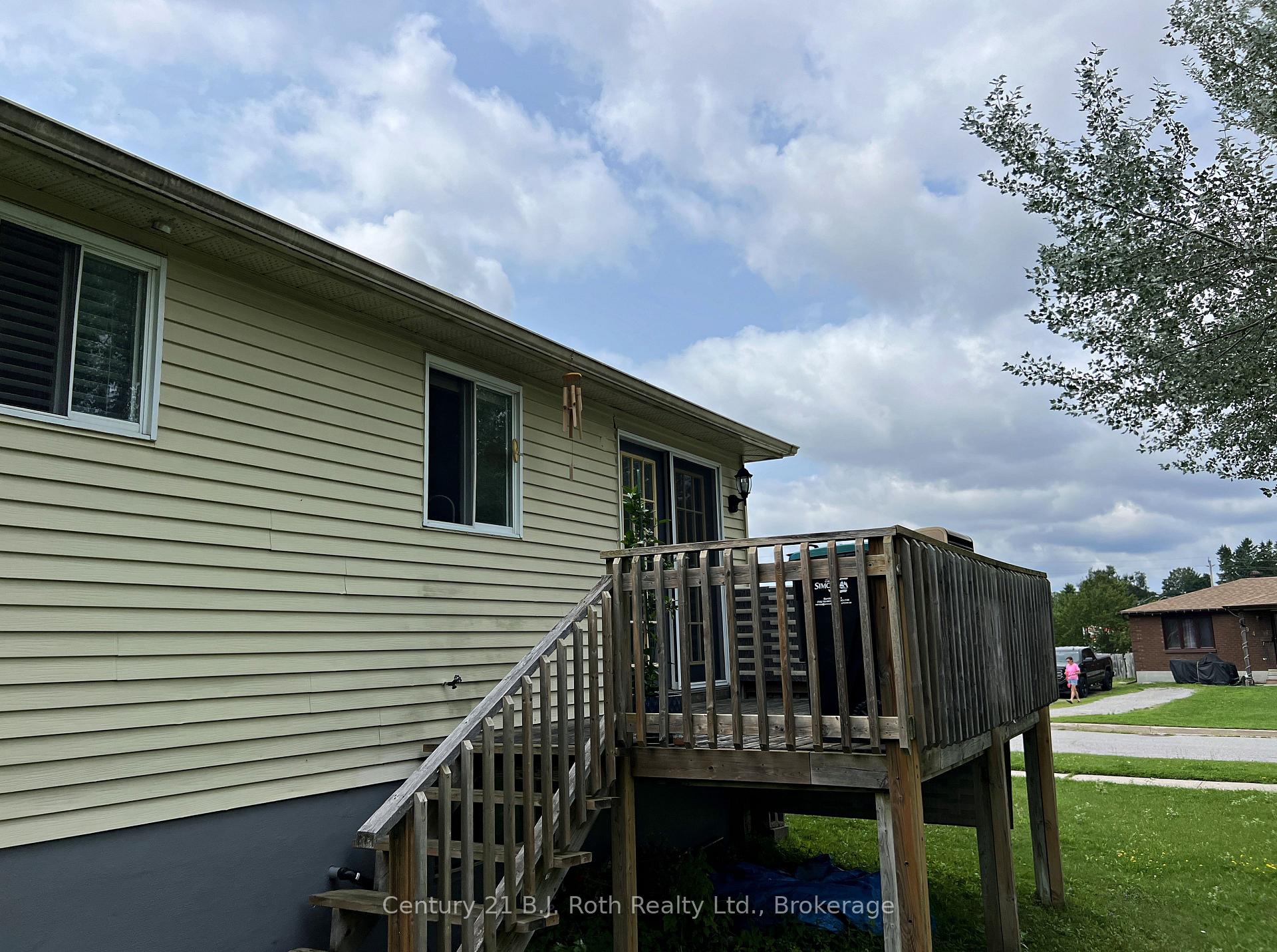 Photo 13 of 867 Birchwood Drive, Midland — HOMEH