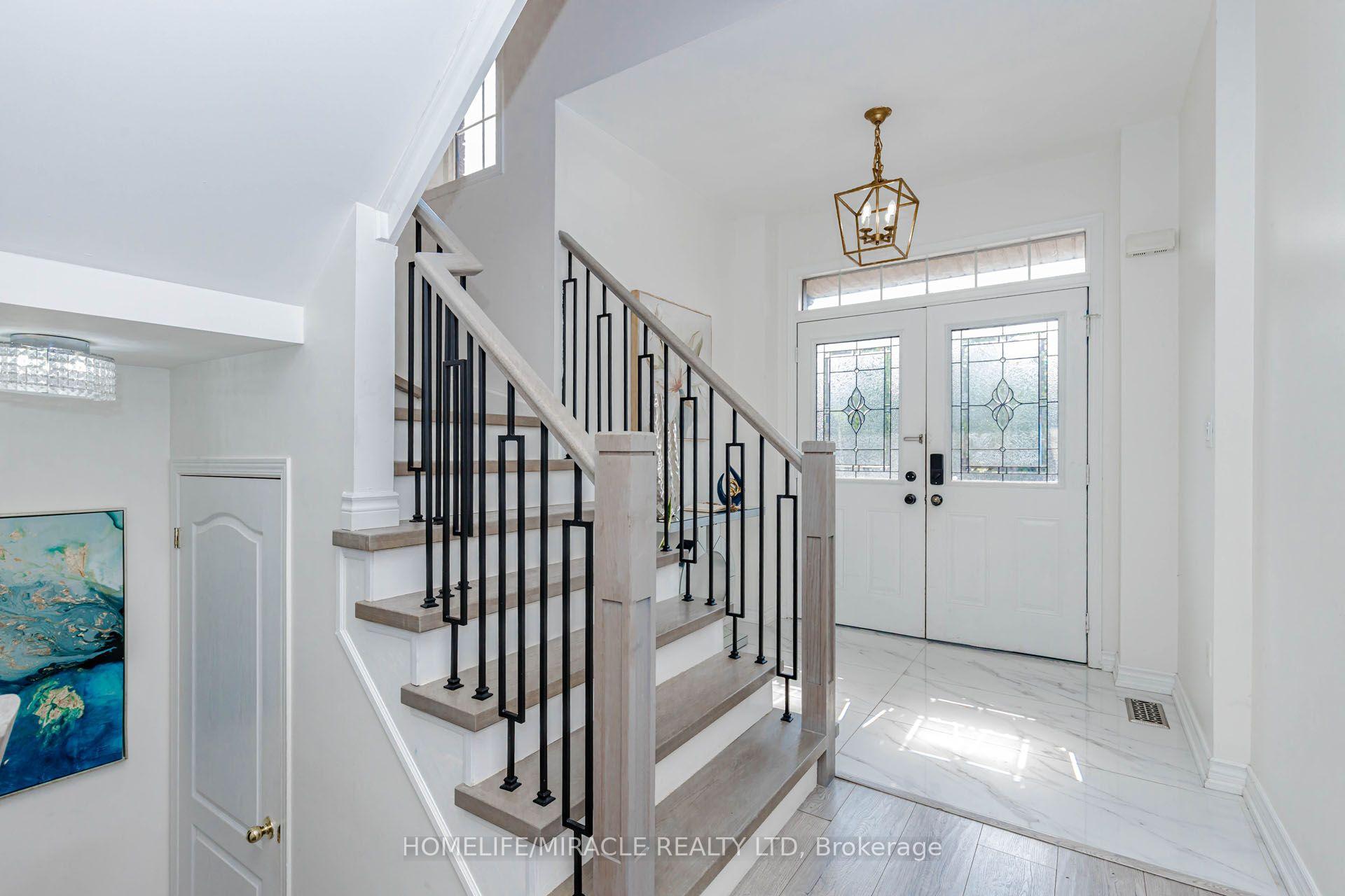 Photo 6 of 36 Tidemore Heights, Hamilton, Stoney Creek — HOMEH