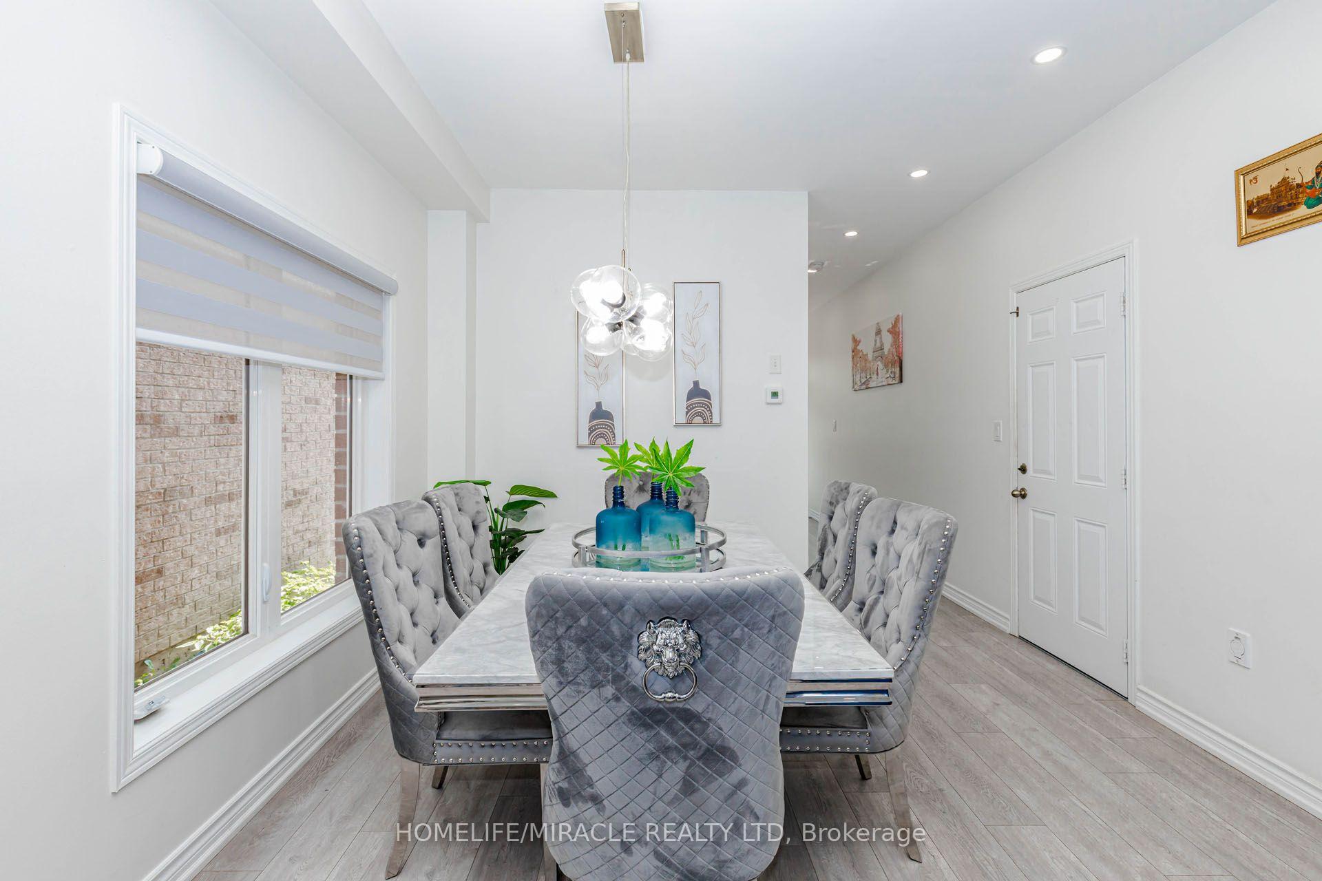 Photo 10 of 36 Tidemore Heights, Hamilton, Stoney Creek — HOMEH