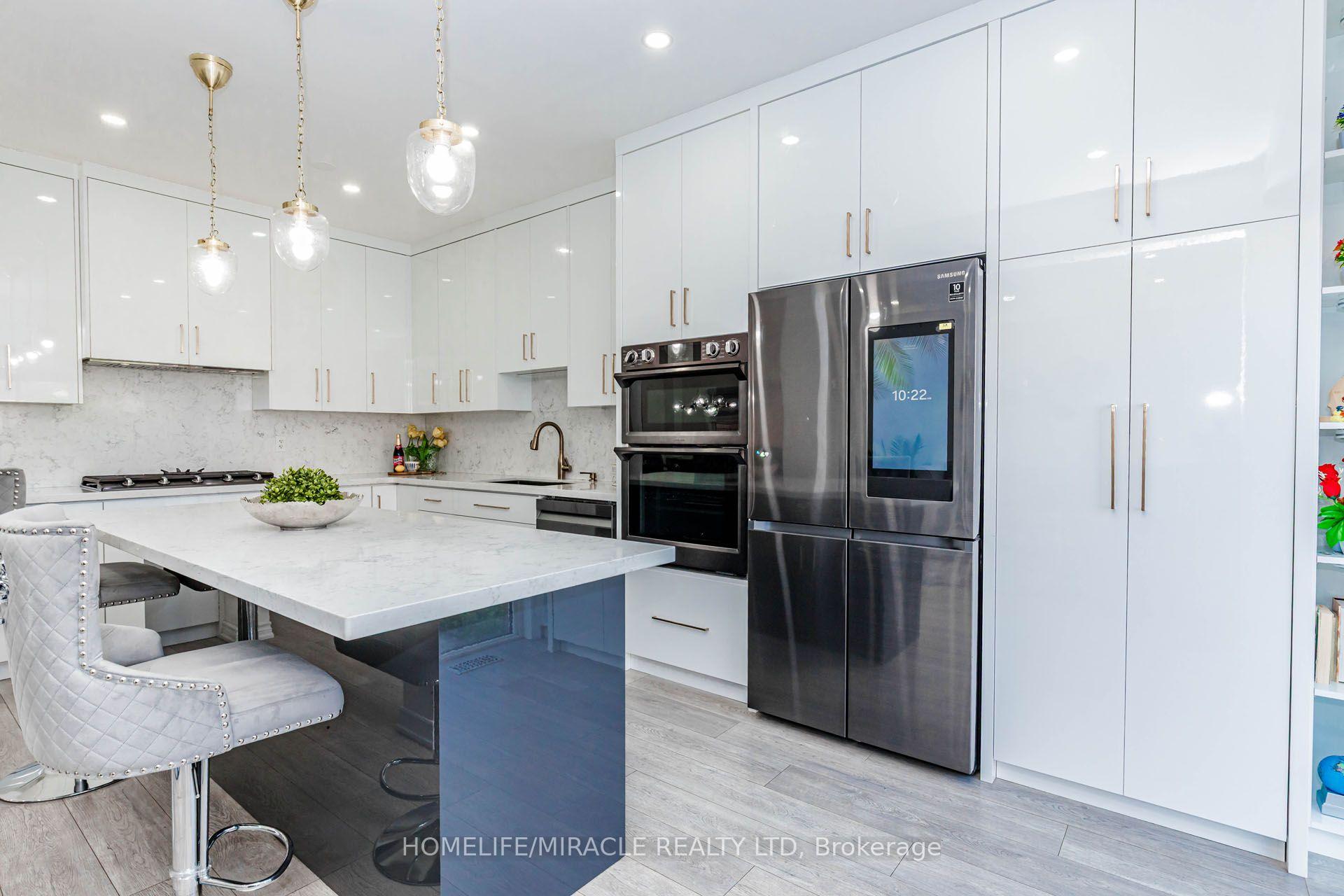 Photo 15 of 36 Tidemore Heights, Hamilton, Stoney Creek — HOMEH
