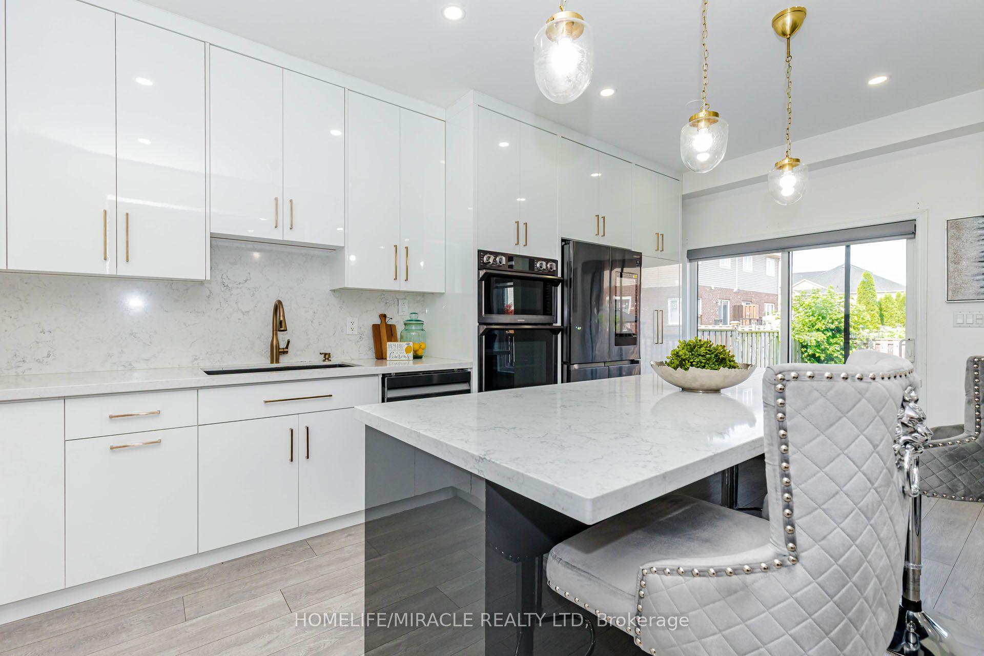 Photo 20 of 36 Tidemore Heights, Hamilton, Stoney Creek — HOMEH