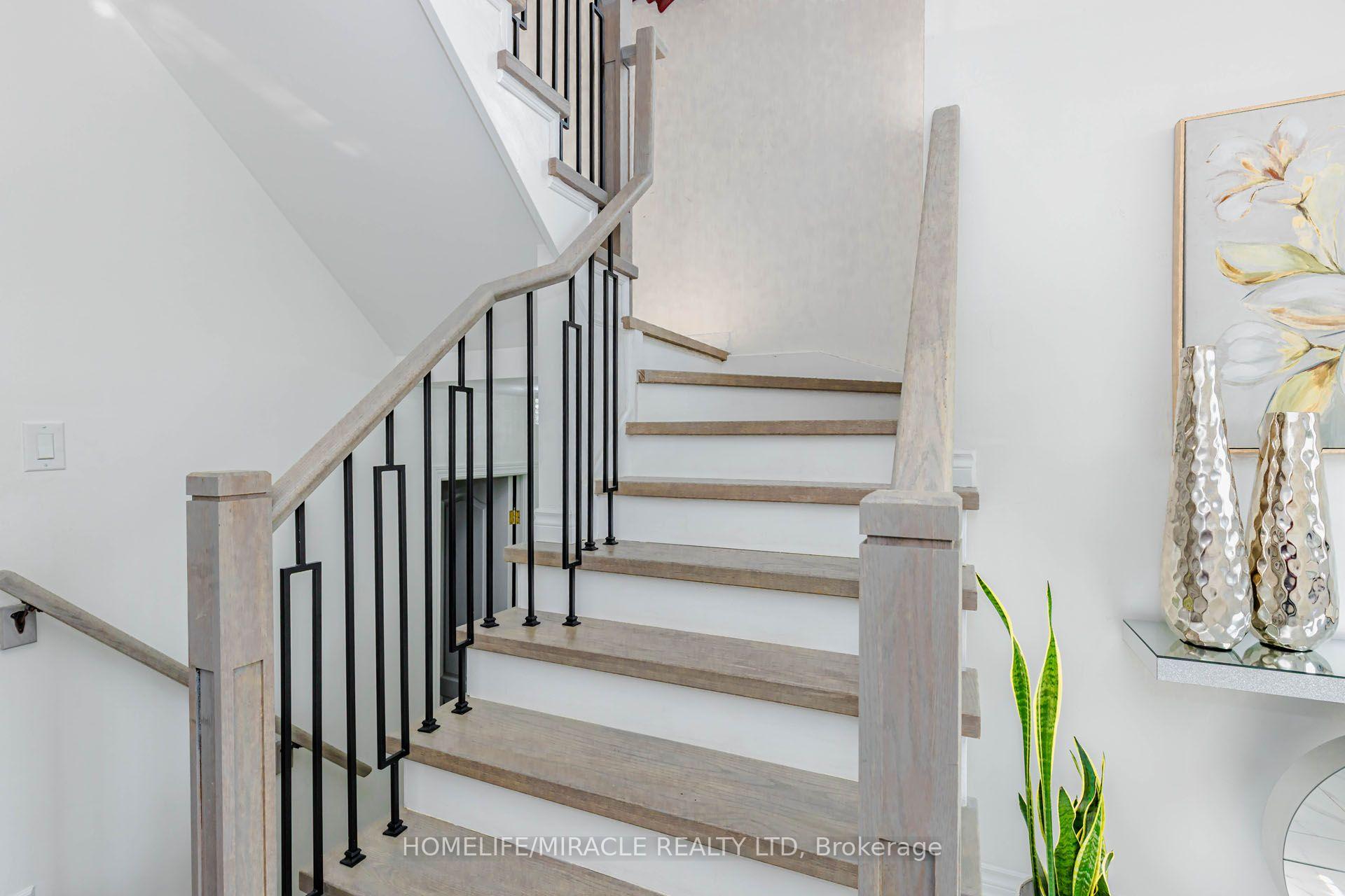 Photo 25 of 36 Tidemore Heights, Hamilton, Stoney Creek — HOMEH