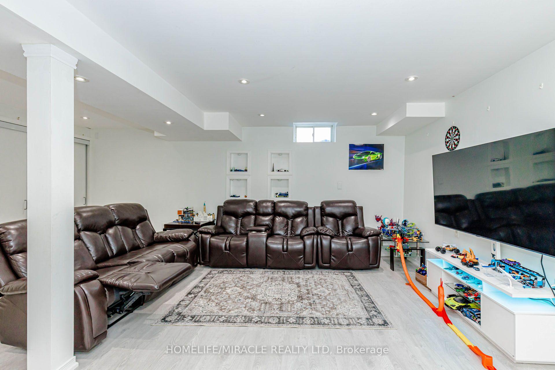 Photo 44 of 36 Tidemore Heights, Hamilton, Stoney Creek — HOMEH