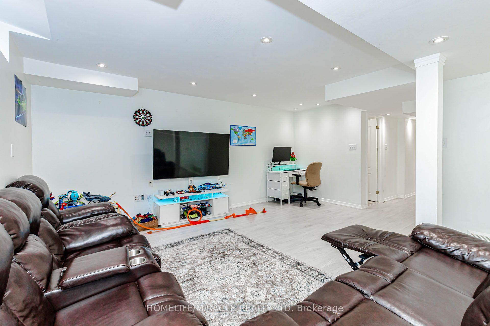 Photo 46 of 36 Tidemore Heights, Hamilton, Stoney Creek — HOMEH