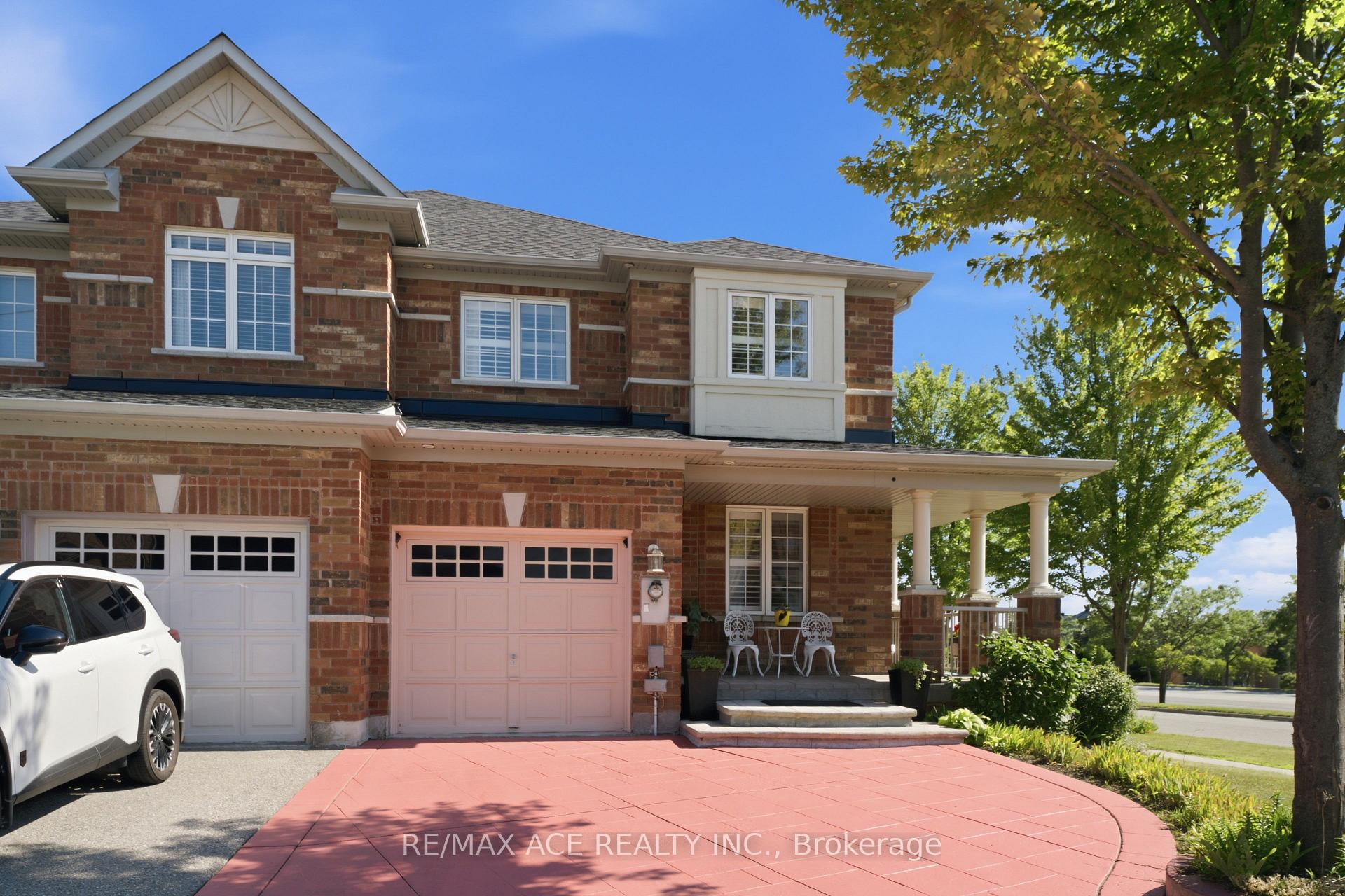 Photo 3 of 58 Andriana Crescent, Markham, Box Grove — HOMEH
