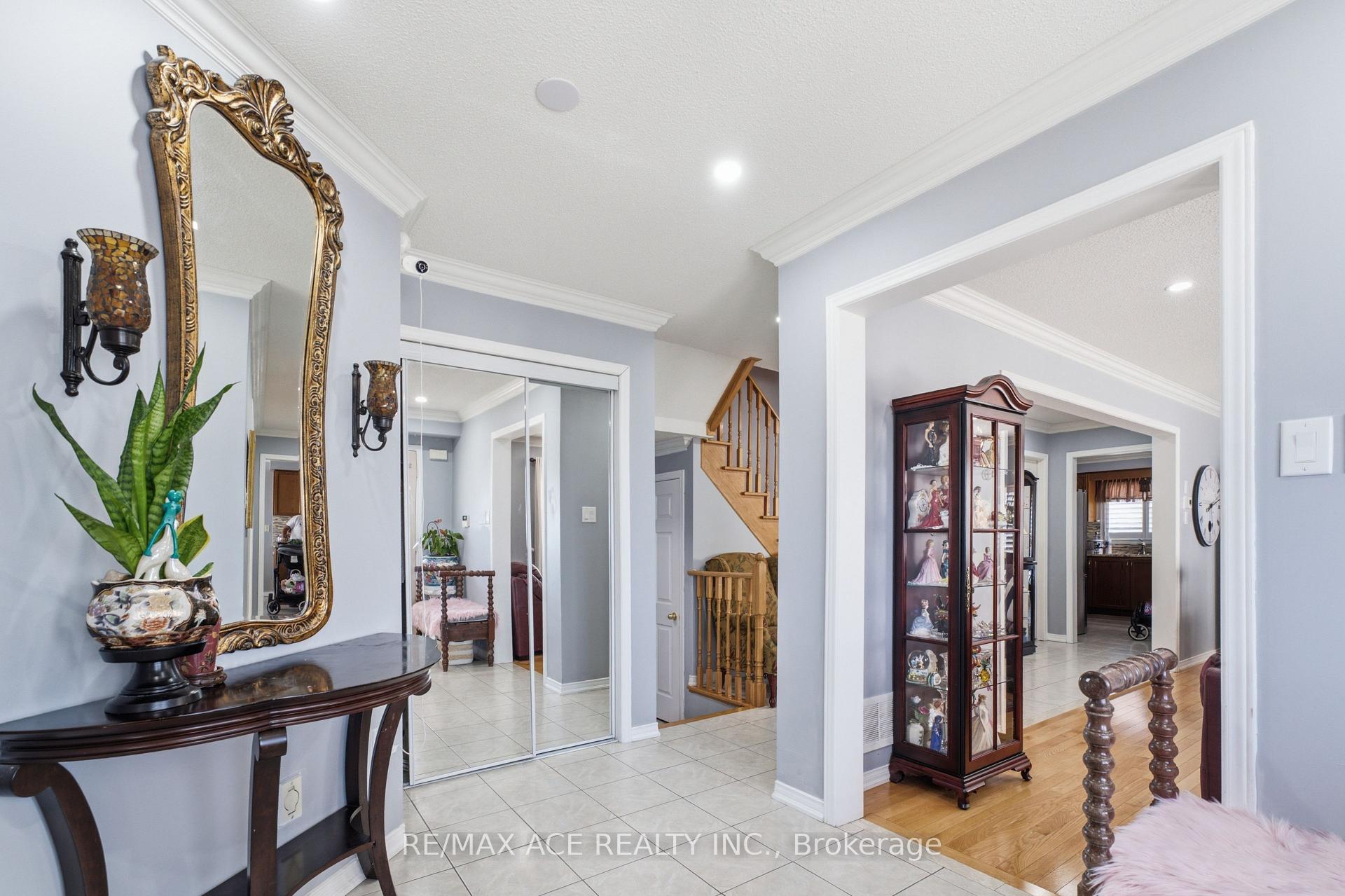 Photo 7 of 58 Andriana Crescent, Markham, Box Grove — HOMEH
